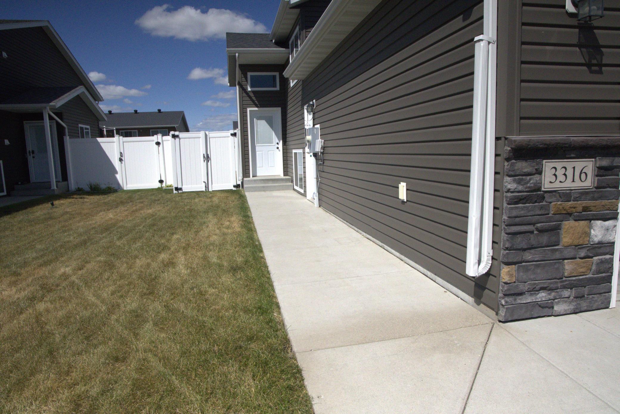 3316 MAPLE LEAF Loop S, Fargo ND 58104 - Photo 2 of 29