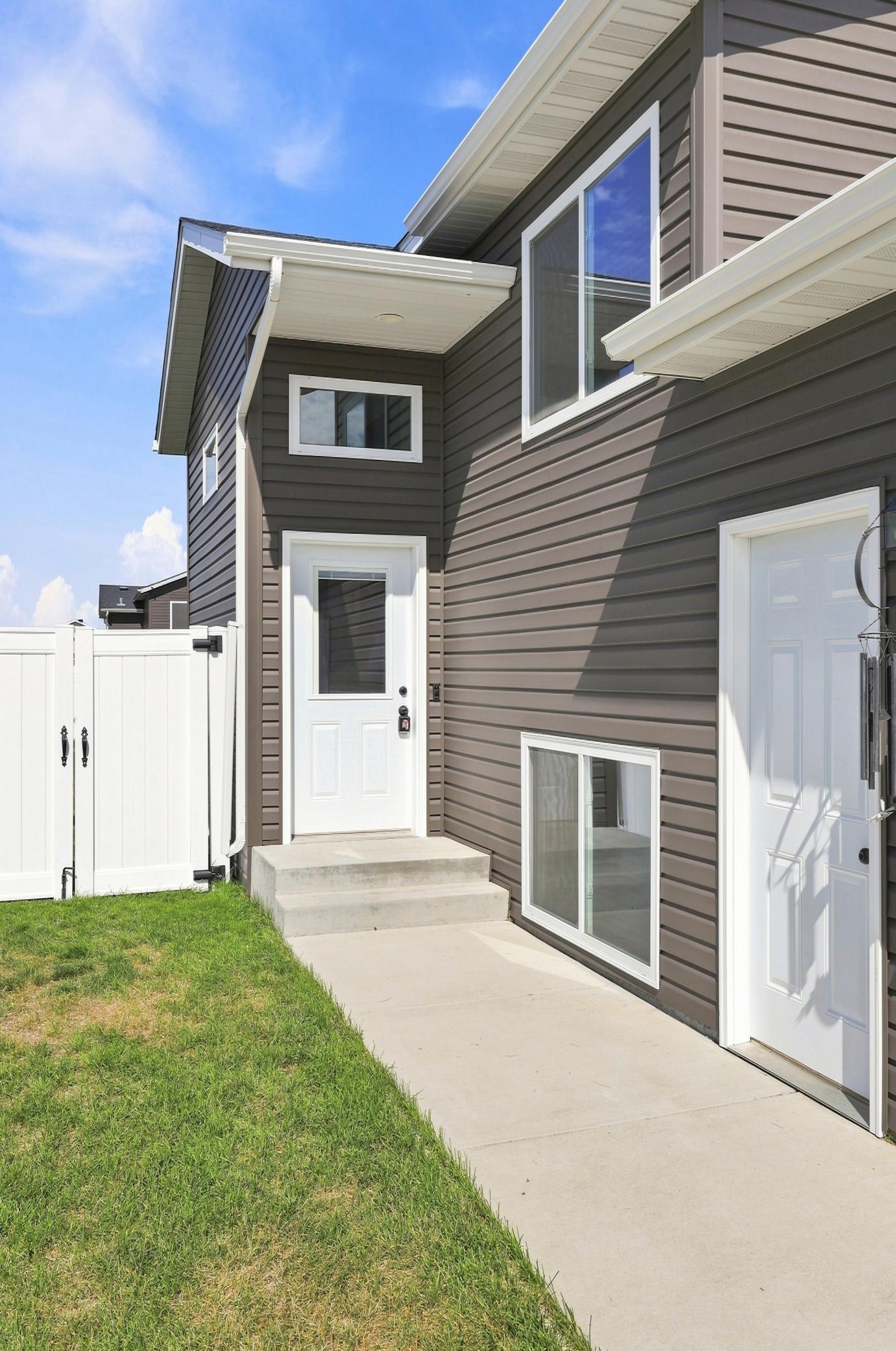 2020 single family home for sale at 3316 MAPLE LEAF Loop S in Fargo, ND — 3 bed, 2 bath (photo 2 of 34)