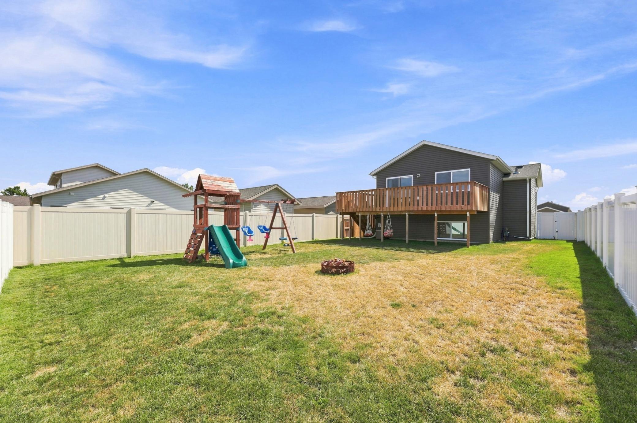 2020 single family home for sale at 3316 MAPLE LEAF Loop S in Fargo, ND — 3 bed, 2 bath (photo 27 of 34)