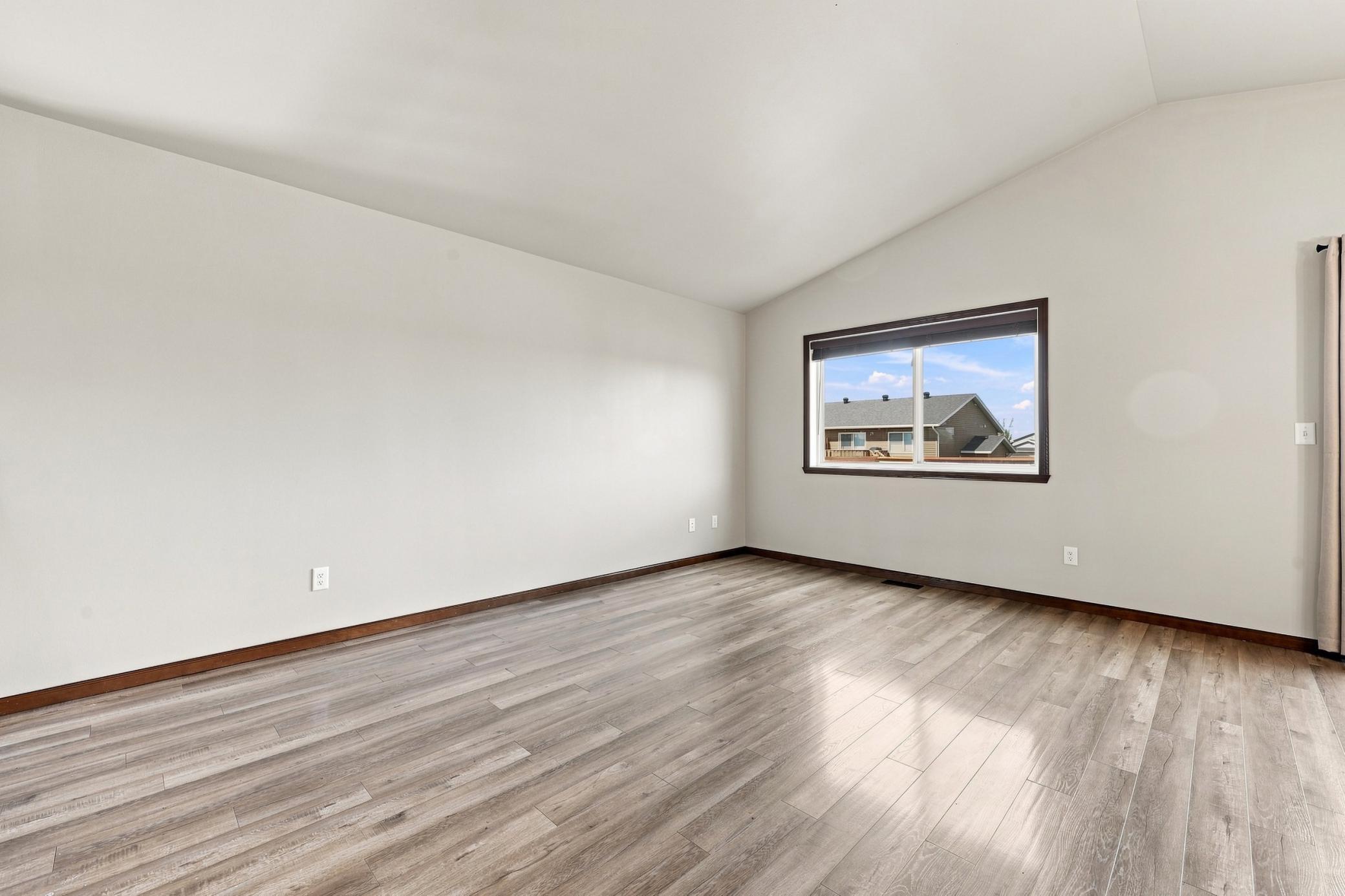 2020 single family home for sale at 3316 MAPLE LEAF Loop S in Fargo, ND — 3 bed, 2 bath (photo 4 of 34)