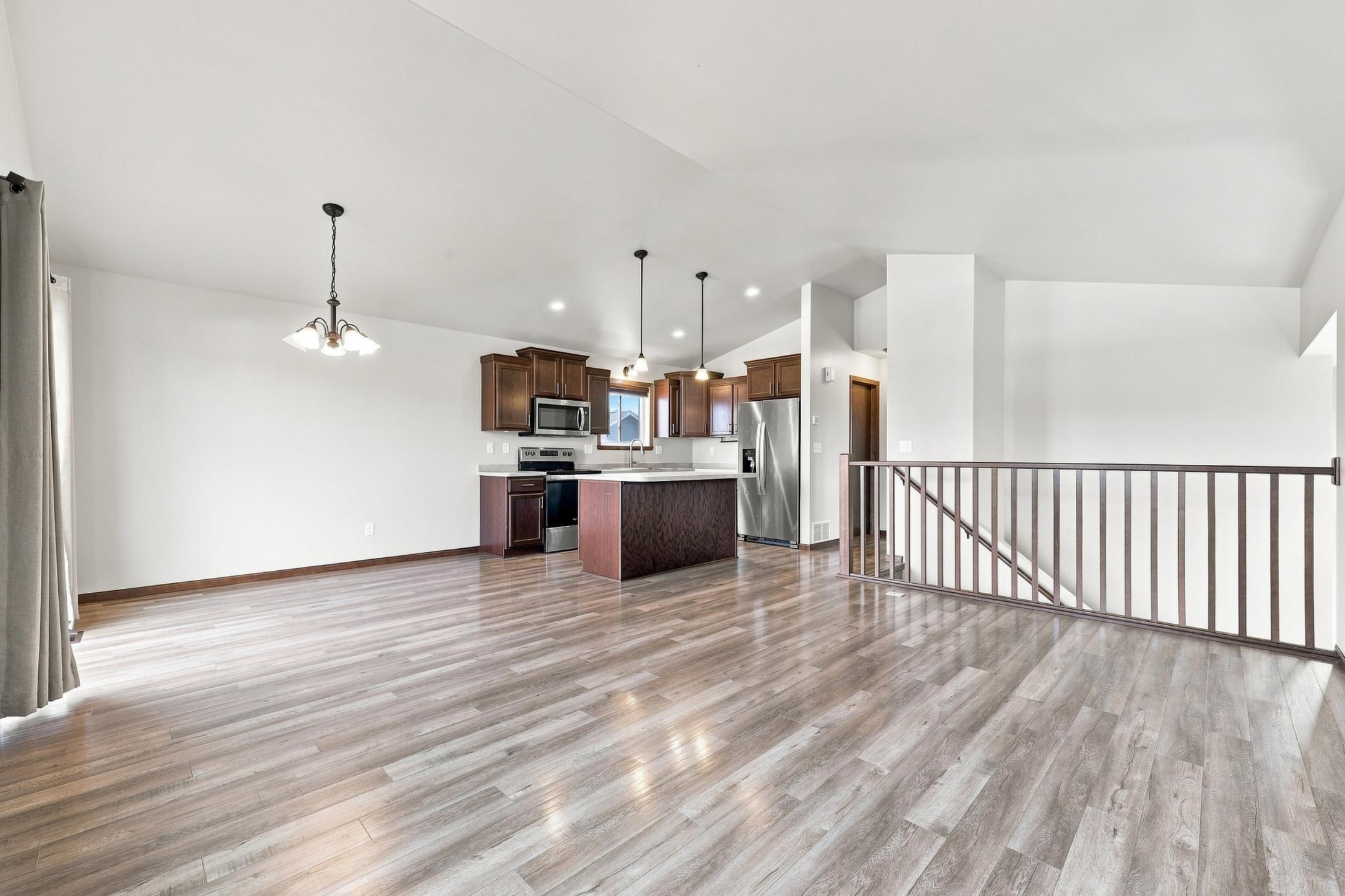 2020 single family home for sale at 3316 MAPLE LEAF Loop S in Fargo, ND — 3 bed, 2 bath (photo 5 of 34)