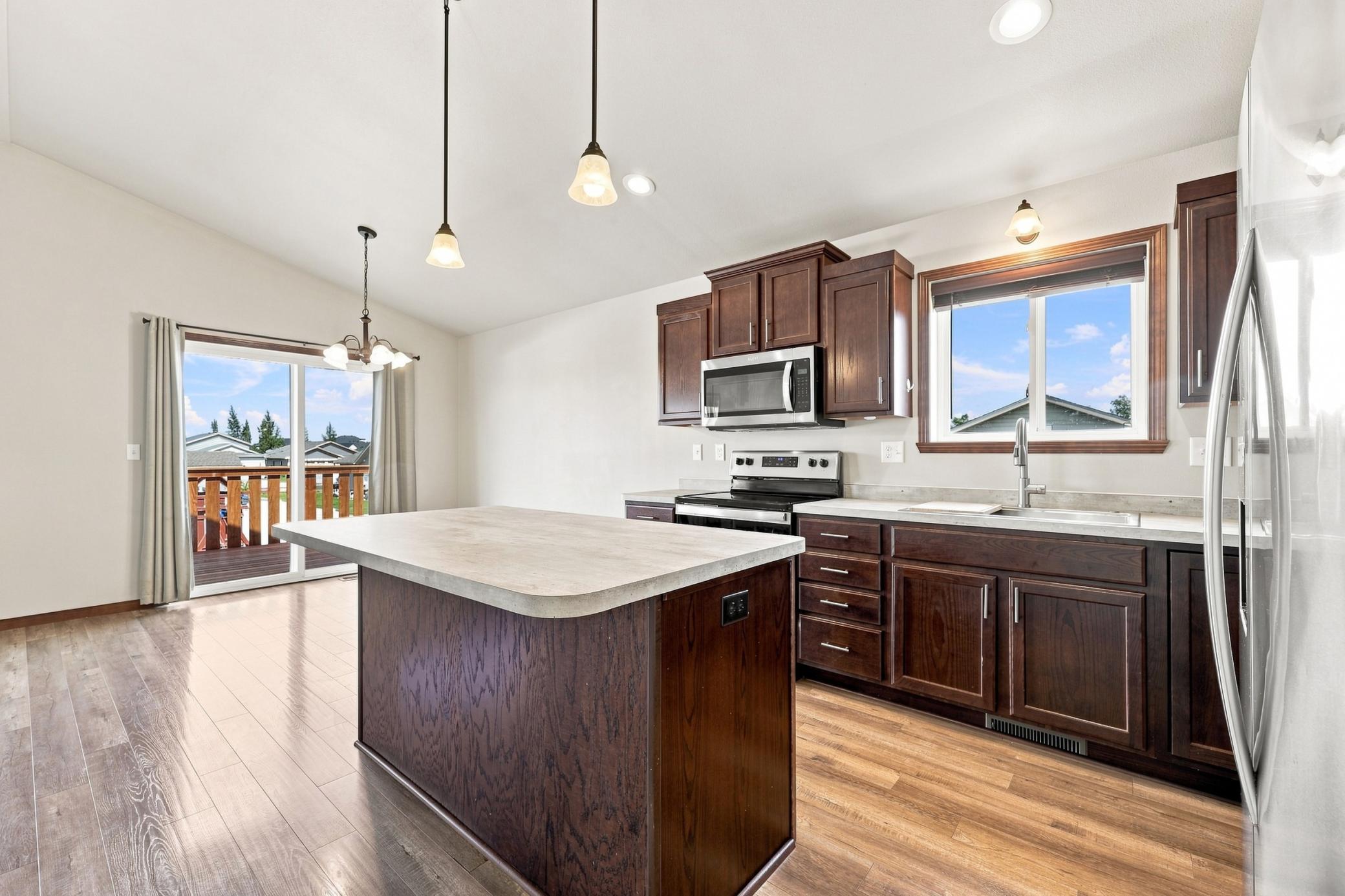 2020 single family home for sale at 3316 MAPLE LEAF Loop S in Fargo, ND — 3 bed, 2 bath (photo 8 of 34)