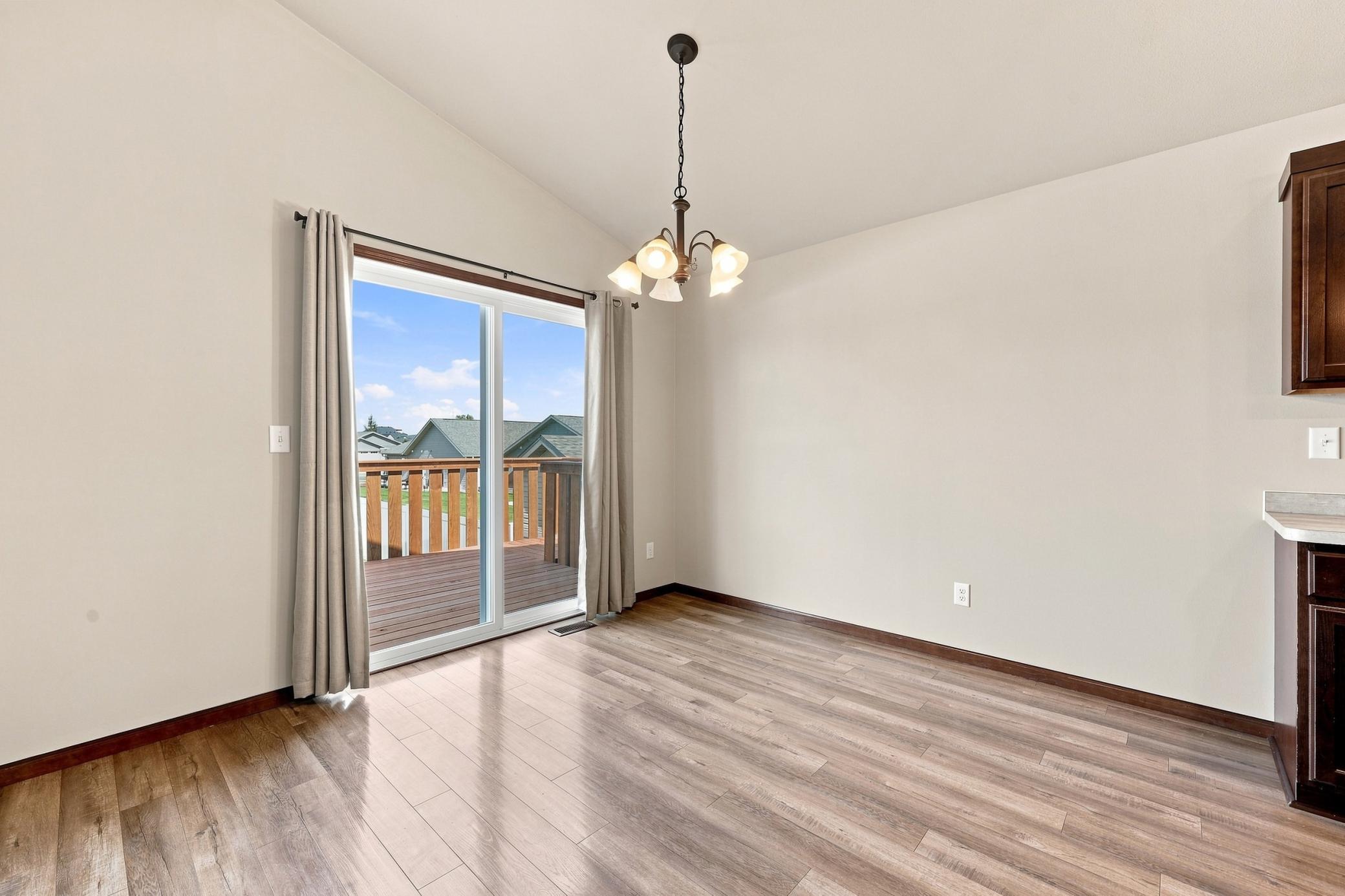2020 single family home for sale at 3316 MAPLE LEAF Loop S in Fargo, ND — 3 bed, 2 bath (photo 10 of 34)