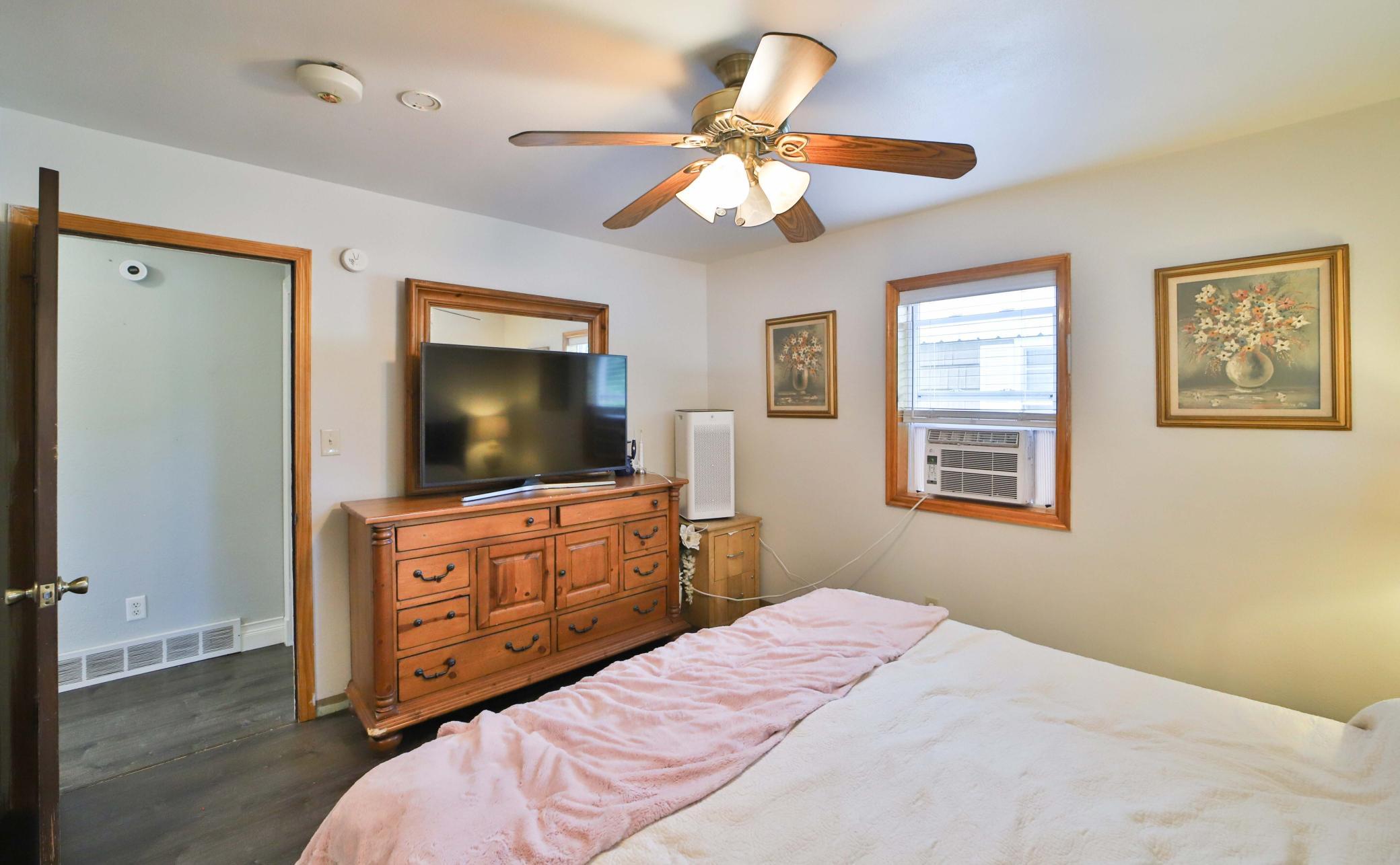 1960 single family home for sale at 1015 13th Avenue NE in Brainerd, MN — 5 bed, 1 bath (photo 11 of 44)
