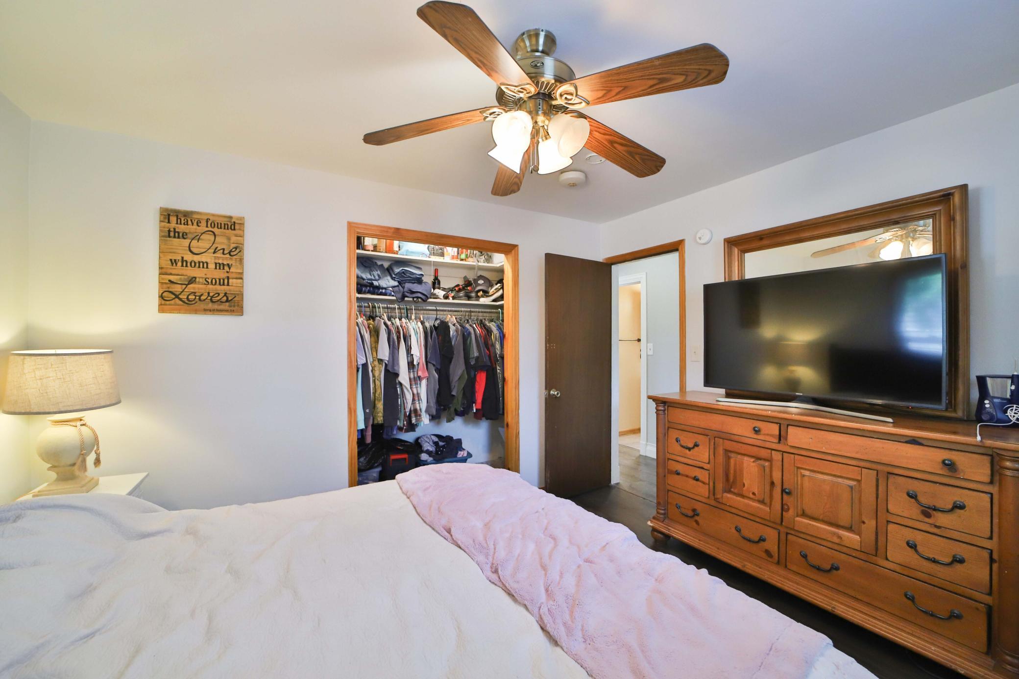 1960 single family home for sale at 1015 13th Avenue NE in Brainerd, MN — 5 bed, 1 bath (photo 12 of 44)