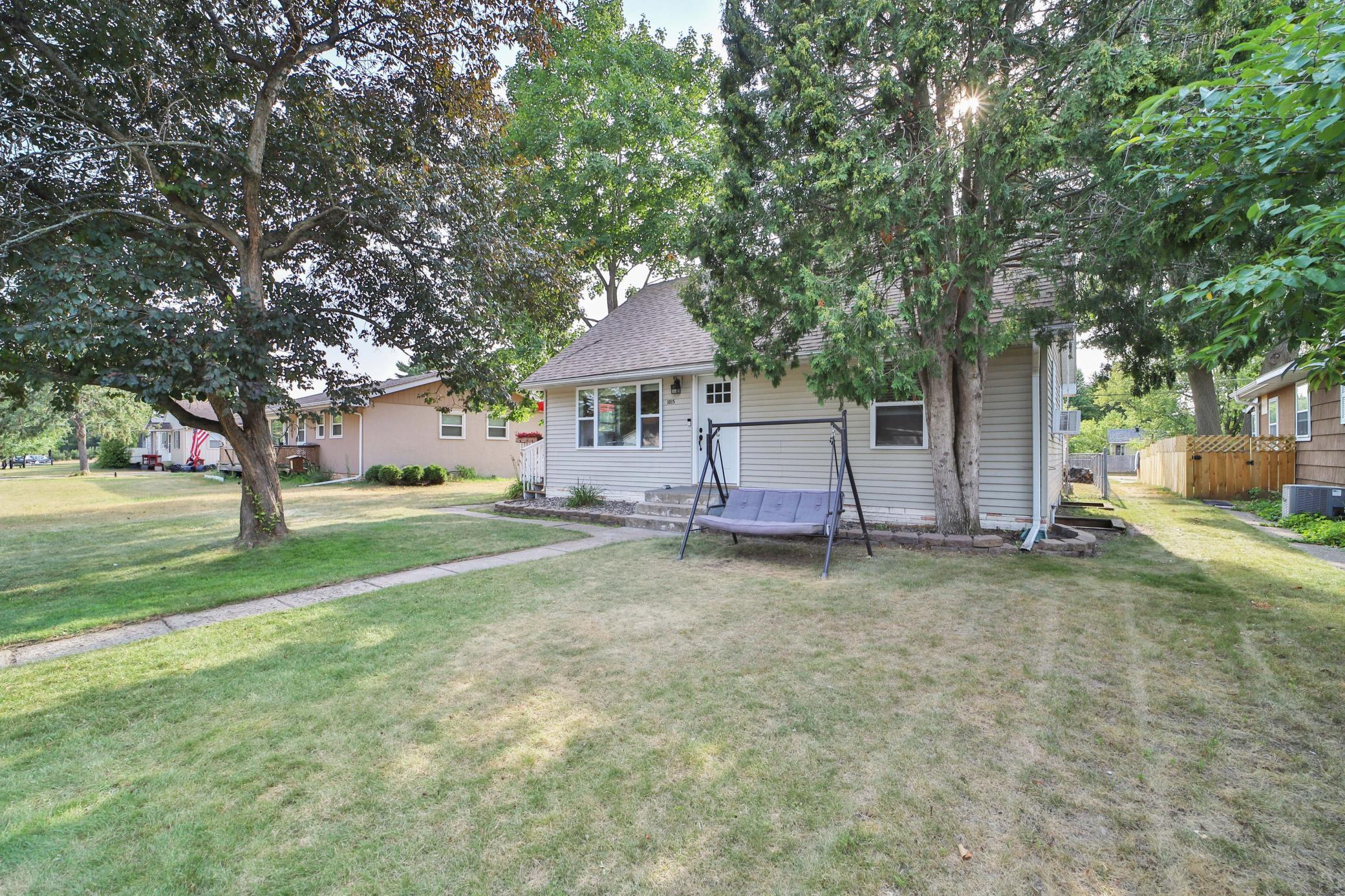 1960 single family home for sale at 1015 13th Avenue NE in Brainerd, MN — 5 bed, 1 bath (photo 33 of 44)