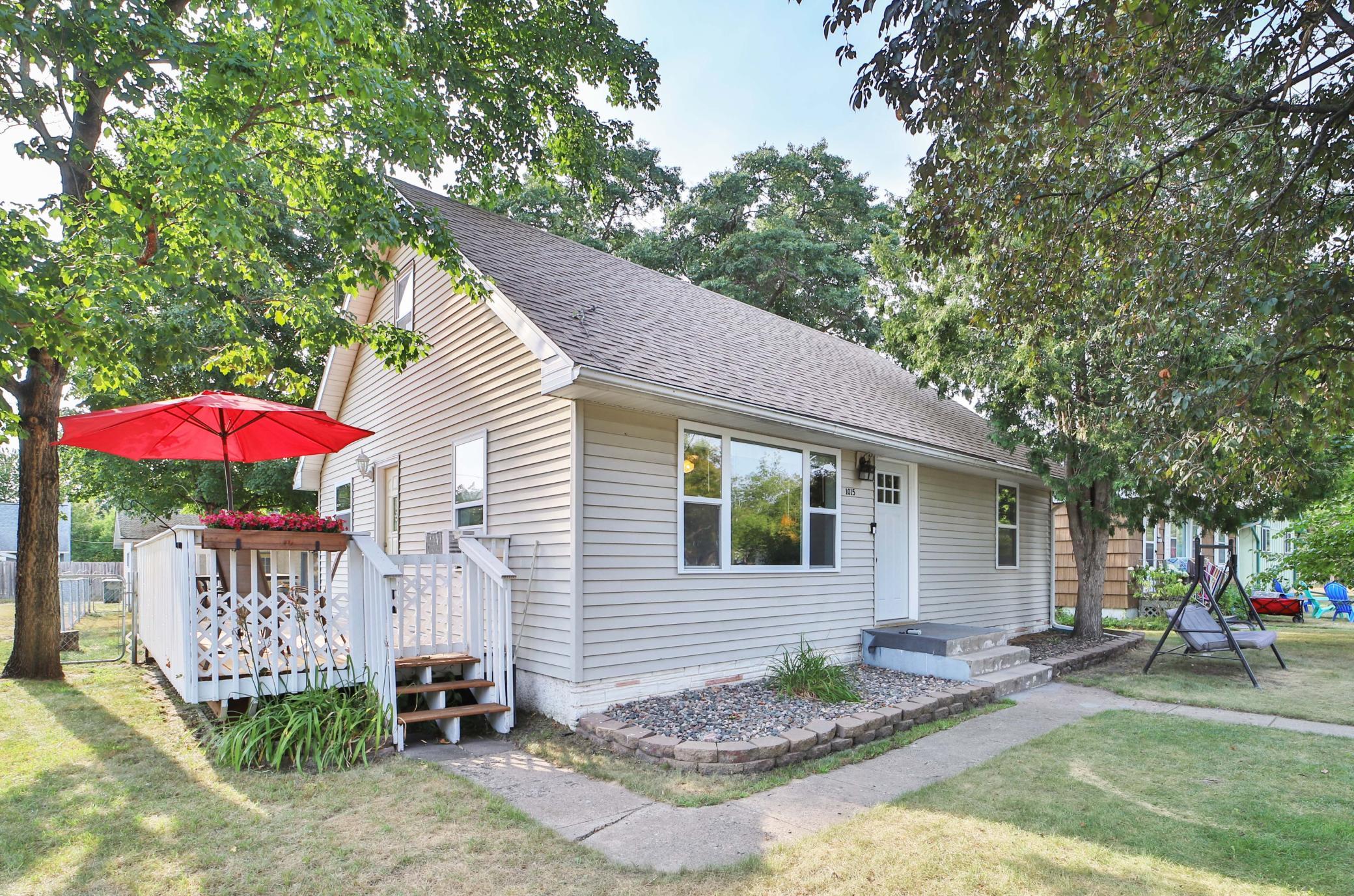 1960 single family home for sale at 1015 13th Avenue NE in Brainerd, MN — 5 bed, 1 bath