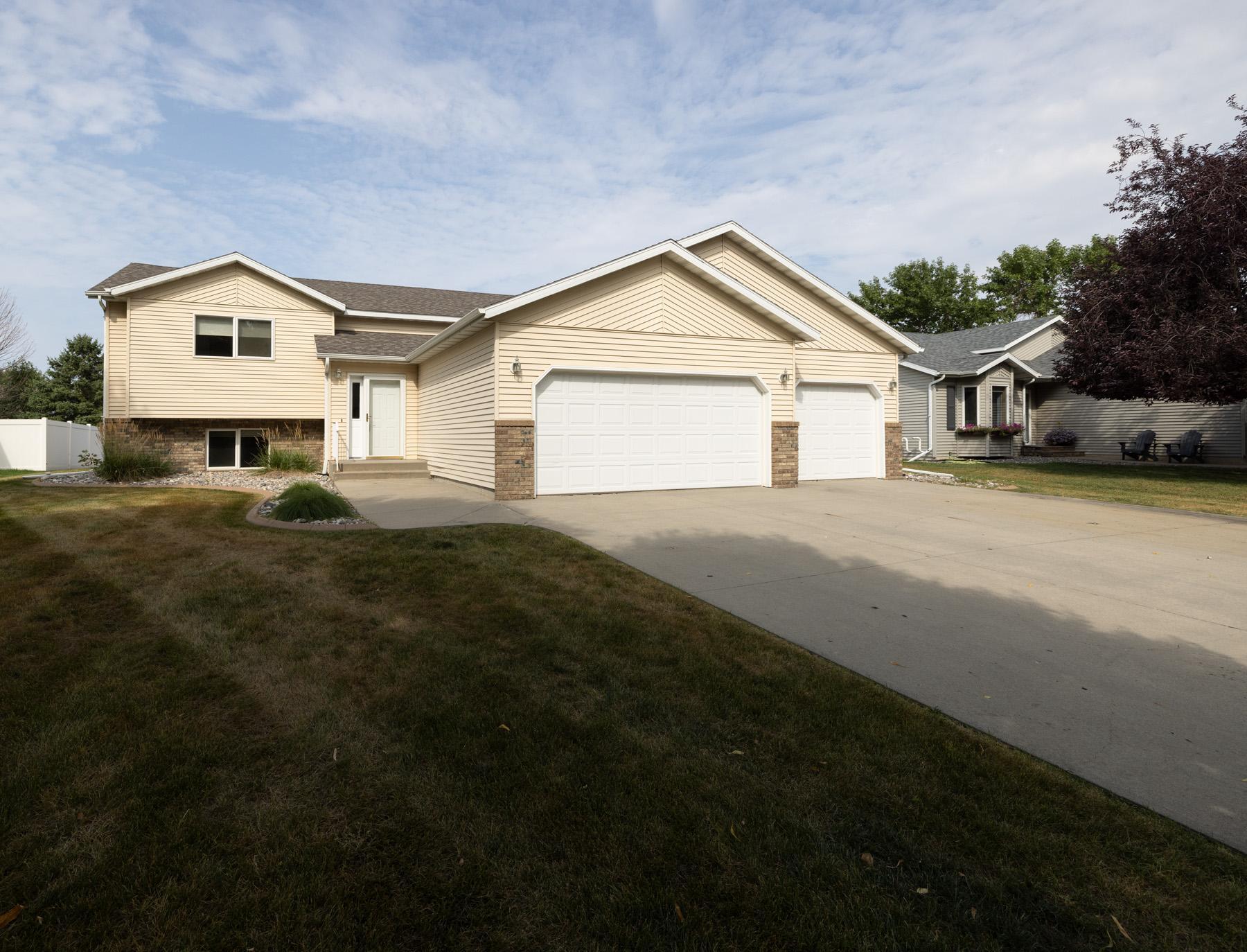 3609 Westmoor Boulevard, Moorhead MN 56560 - Photo 2 of 49
