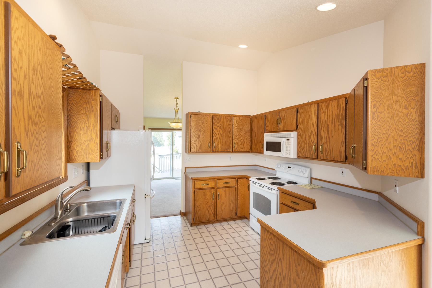 3609 Westmoor Boulevard, Moorhead MN 56560 - Photo 12 of 49