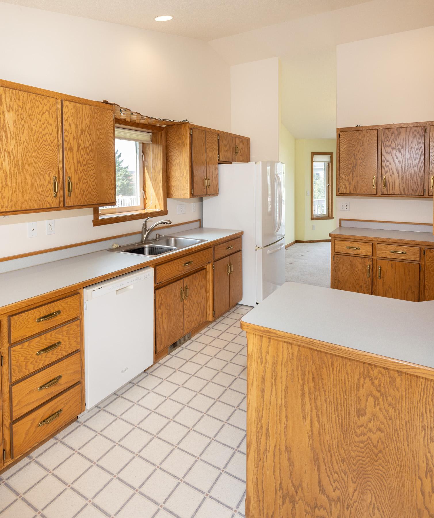 3609 Westmoor Boulevard, Moorhead MN 56560 - Photo 14 of 49