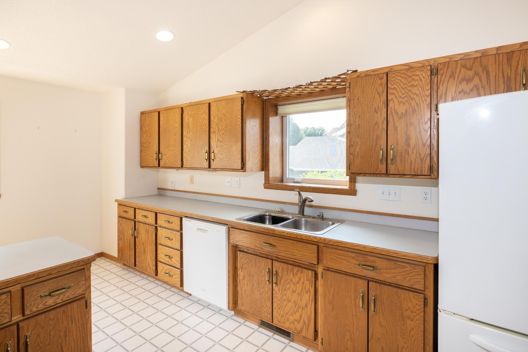 3609 Westmoor Boulevard, Moorhead MN 56560 - Photo 16 of 49