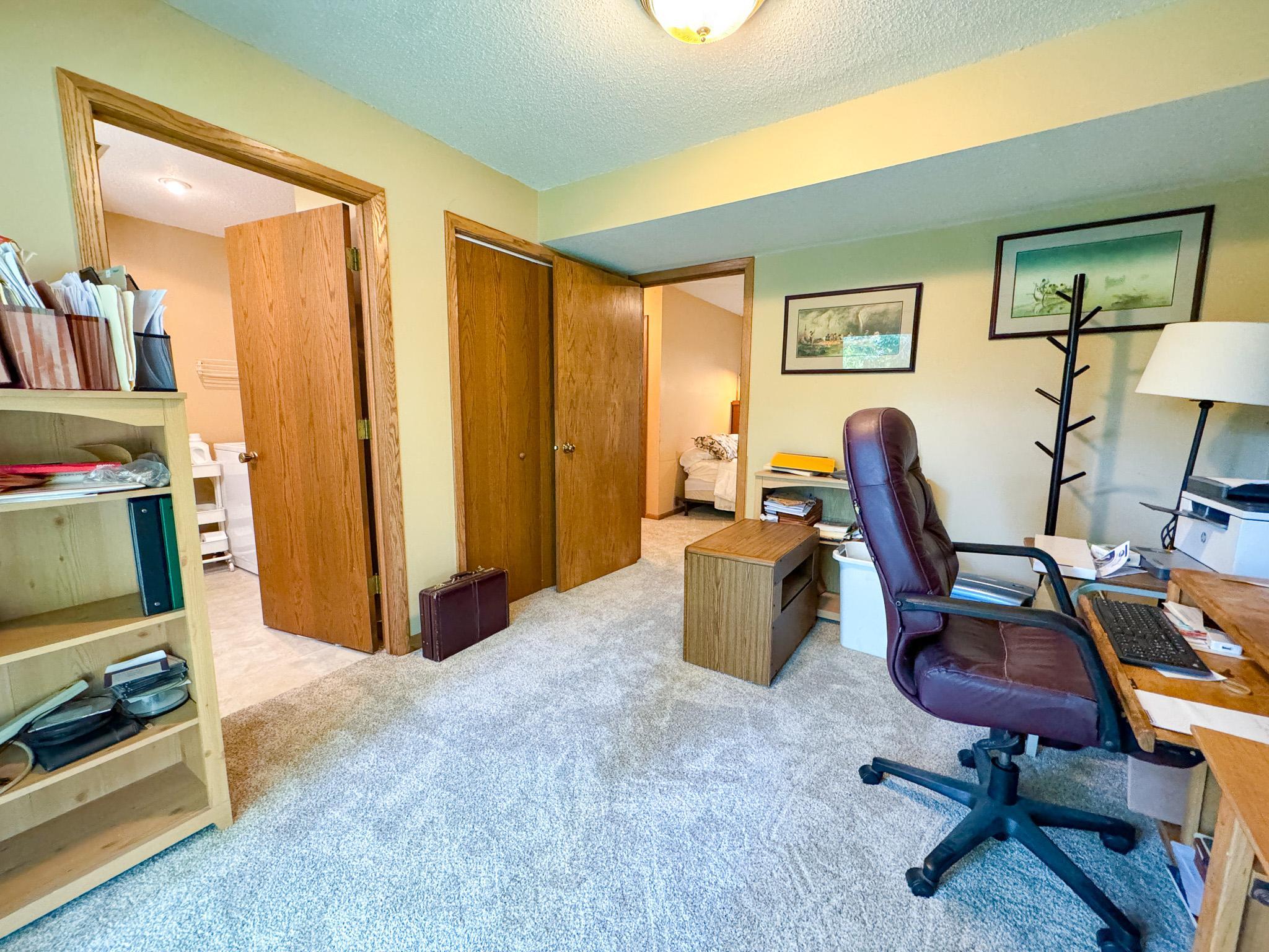 210 W Everett Avenue, Fergus Falls MN 56537 - Photo 25 of 40