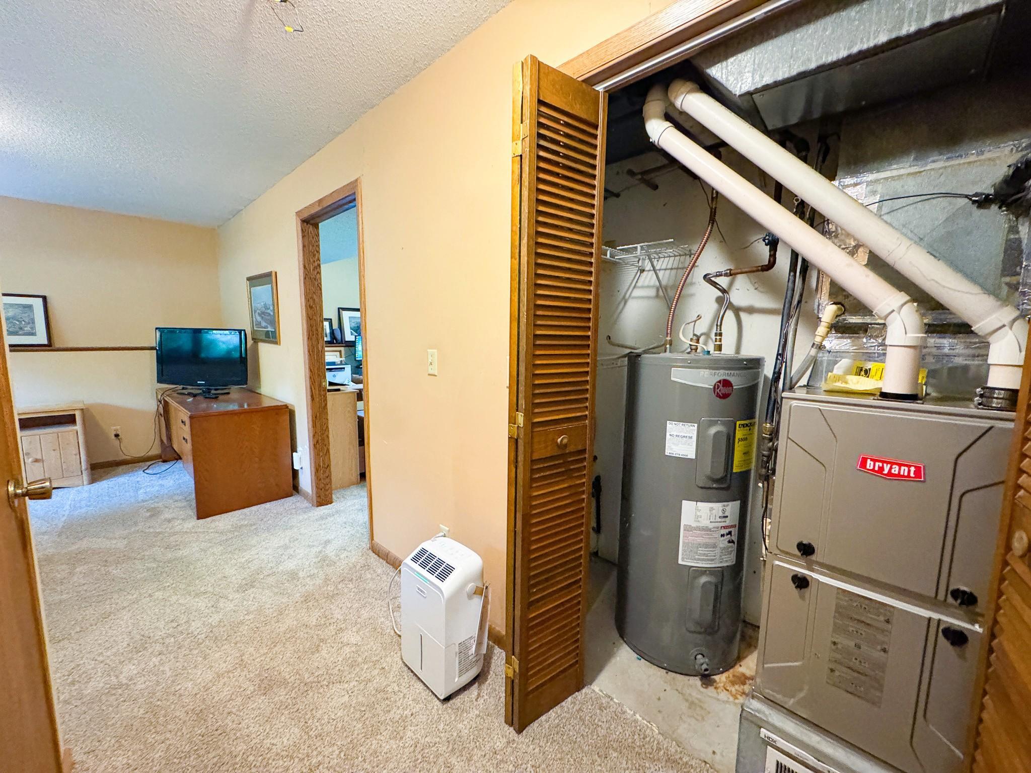 210 W Everett Avenue, Fergus Falls MN 56537 - Photo 28 of 40
