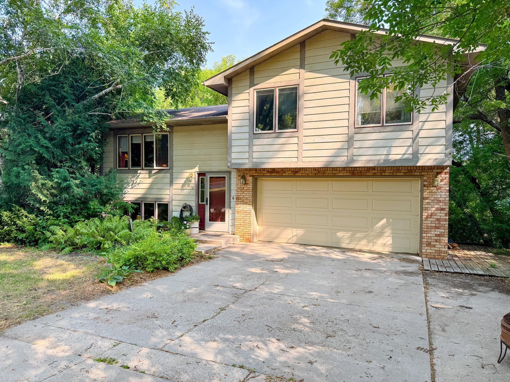 210 W Everett Avenue, Fergus Falls MN 56537 - Photo 30 of 40