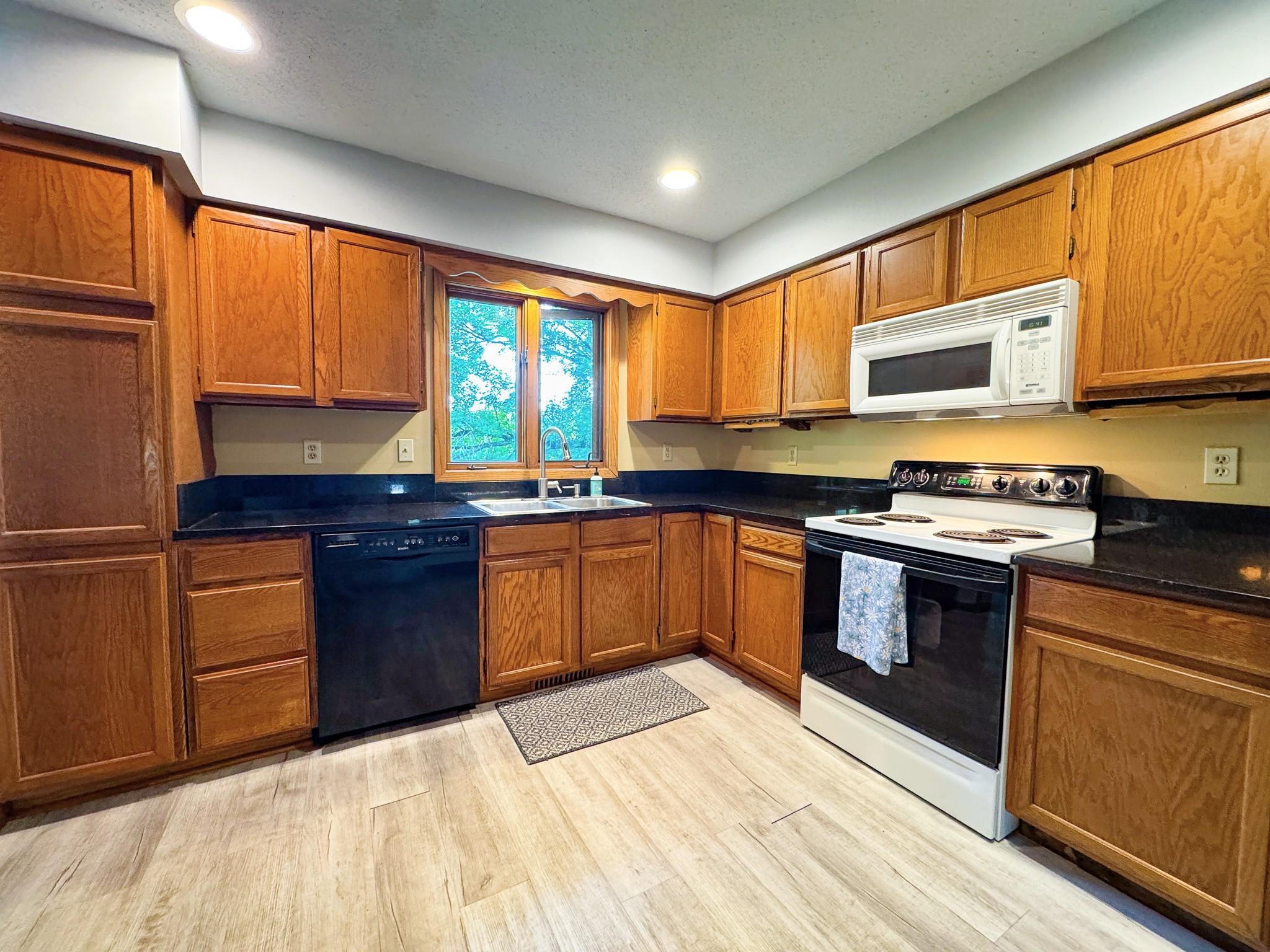 210 W Everett Avenue, Fergus Falls MN 56537 - Photo 6 of 40