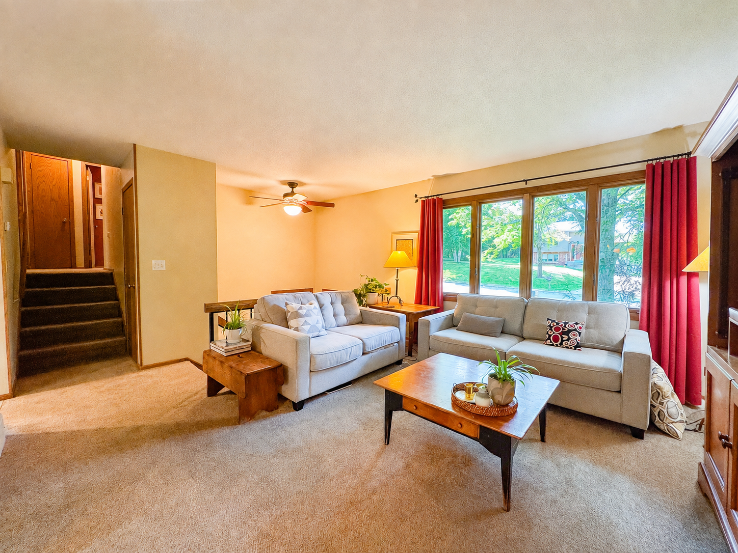 1983 single family home for sale at 210 W Everett Avenue in Fergus Falls, MN — 4 bed, 2 bath (photo 4 of 40)