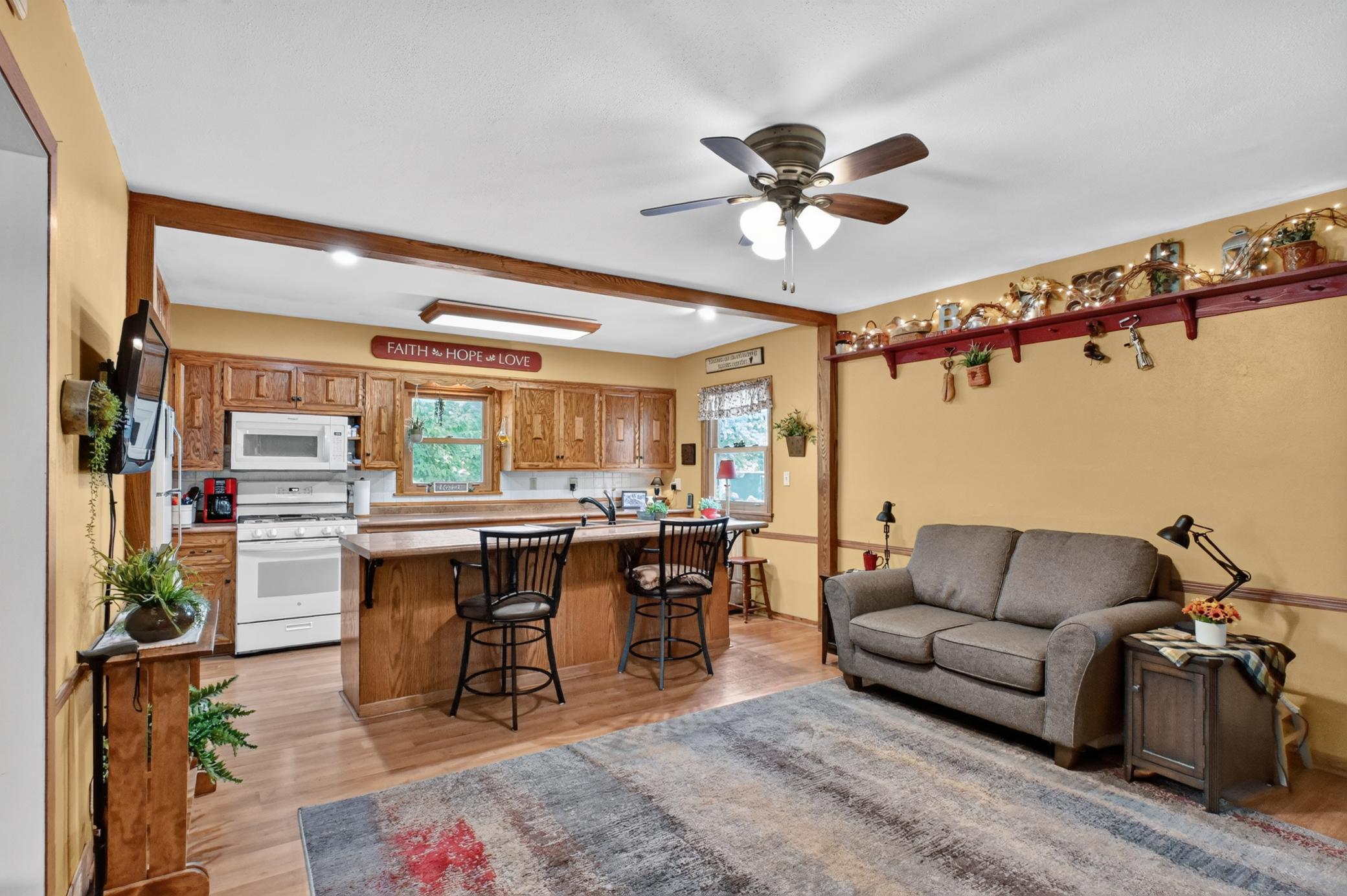 1950 single family home for sale at 1401 Bryant Street in Alexandria, MN — 3 bed, 2 bath (photo 11 of 46)