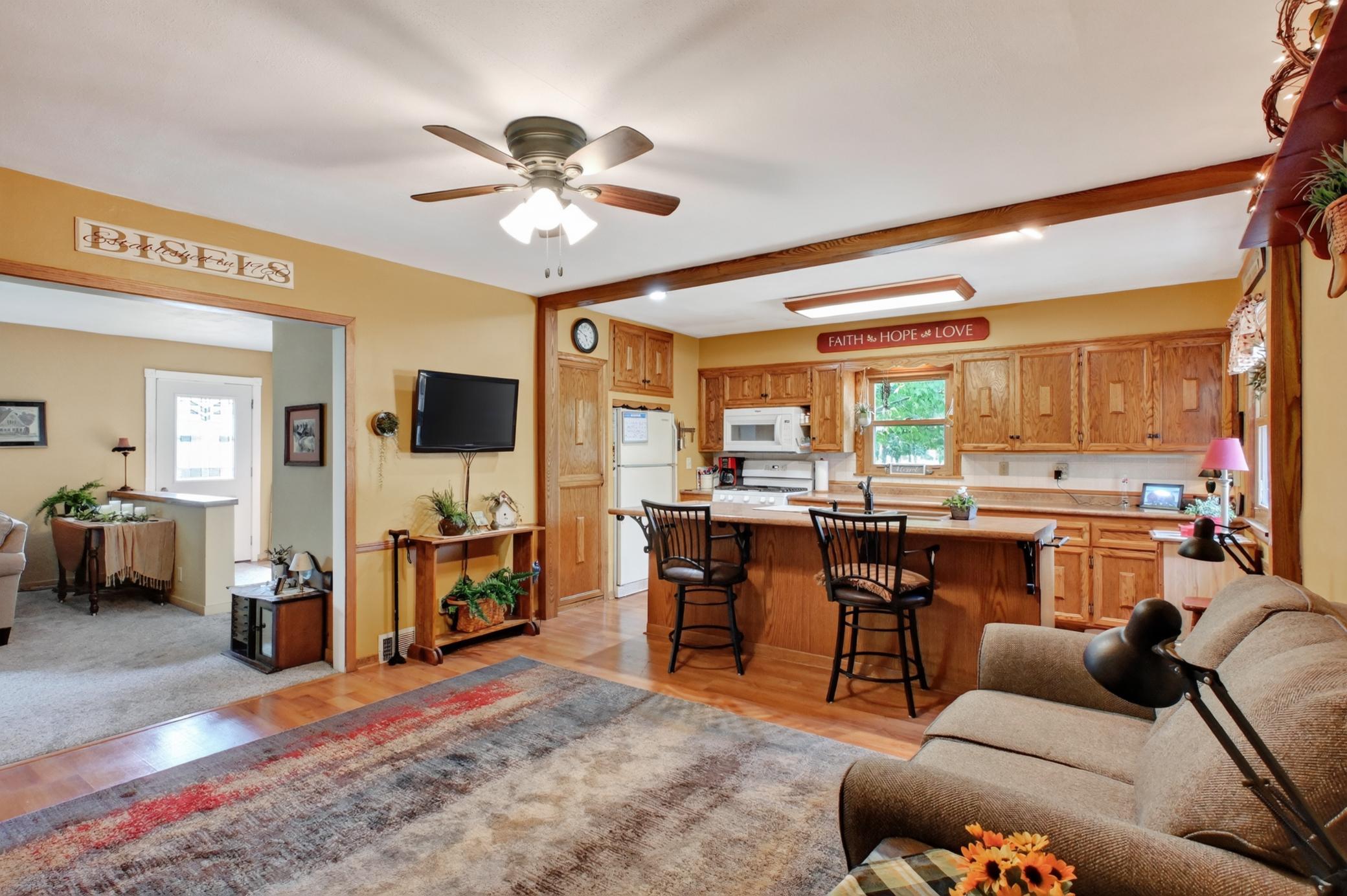 1950 single family home for sale at 1401 Bryant Street in Alexandria, MN — 3 bed, 2 bath (photo 12 of 46)