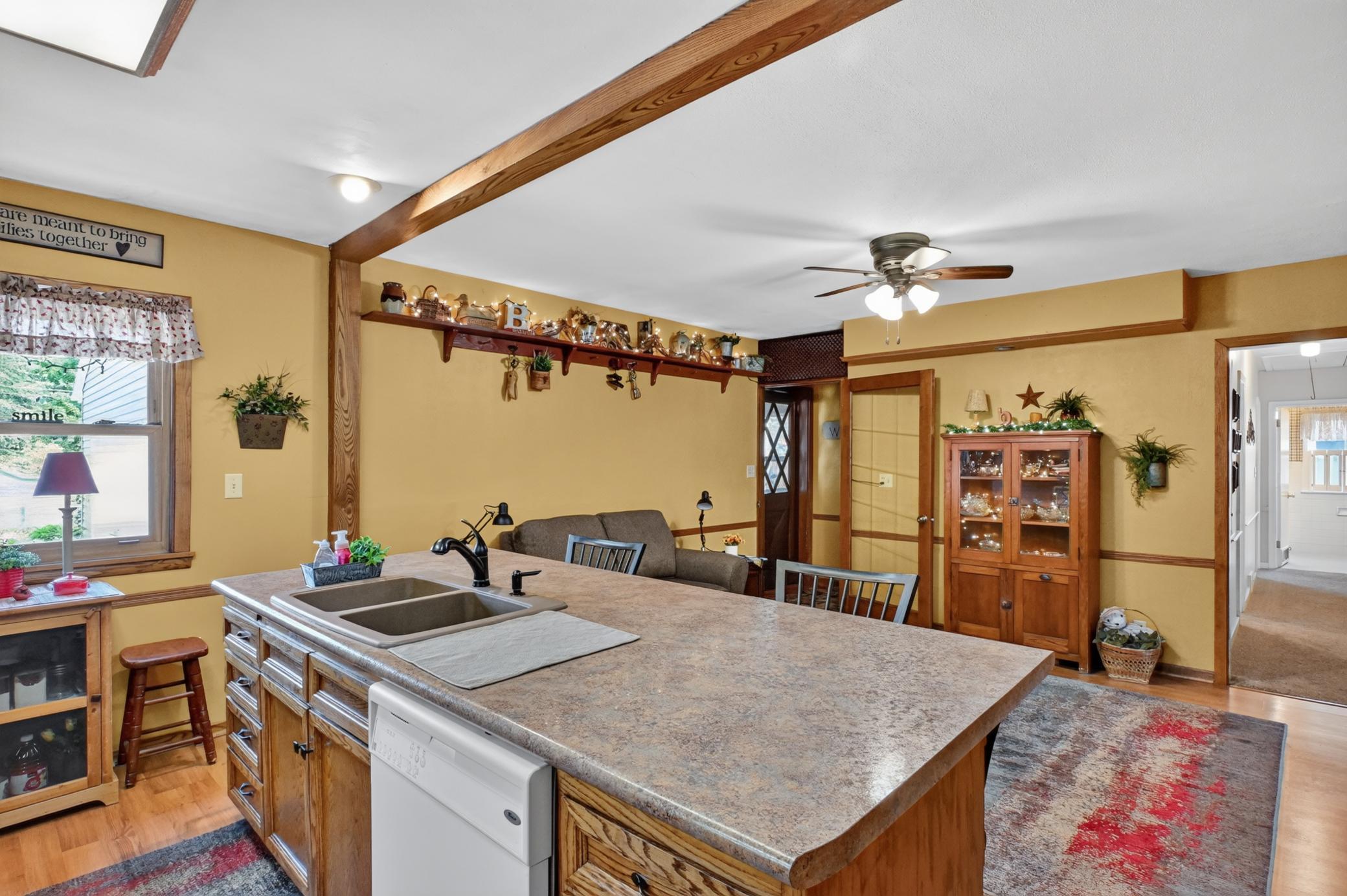 1950 single family home for sale at 1401 Bryant Street in Alexandria, MN — 3 bed, 2 bath (photo 14 of 46)