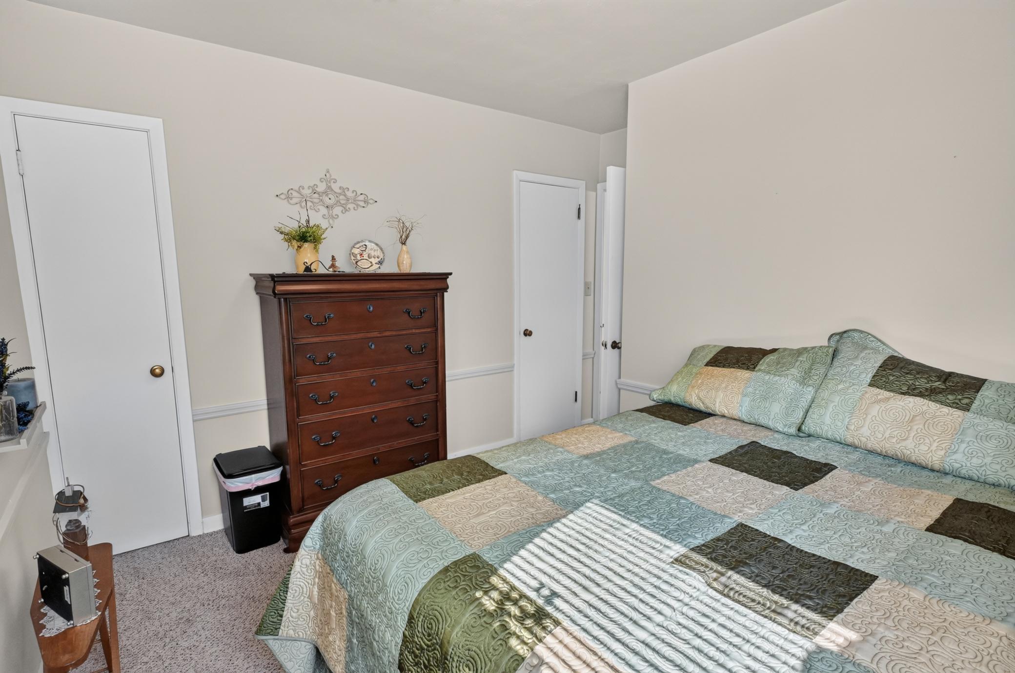 1950 single family home for sale at 1401 Bryant Street in Alexandria, MN — 3 bed, 2 bath (photo 22 of 46)