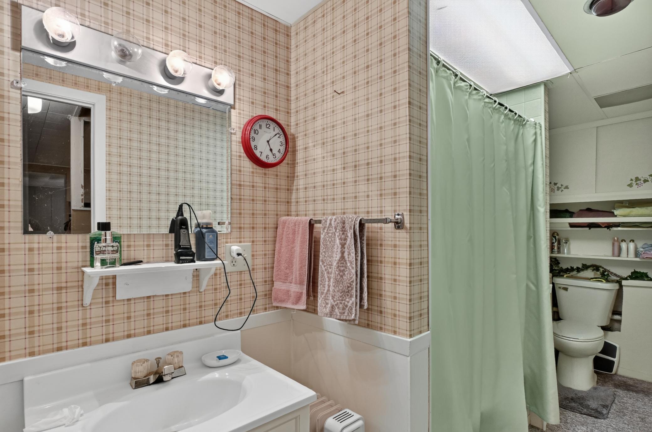 1950 single family home for sale at 1401 Bryant Street in Alexandria, MN — 3 bed, 2 bath (photo 27 of 46)