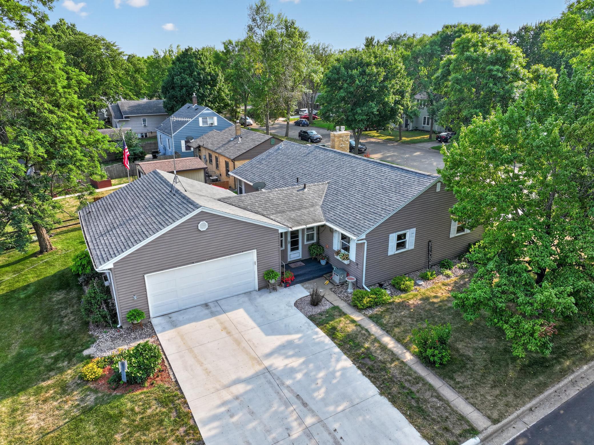1950 single family home for sale at 1401 Bryant Street in Alexandria, MN — 3 bed, 2 bath (photo 4 of 46)