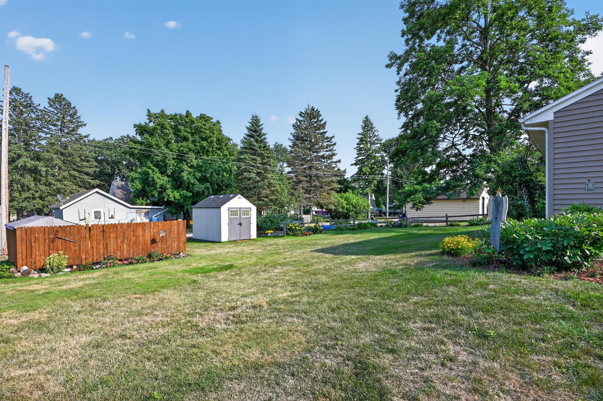 1950 single family home for sale at 1401 Bryant Street in Alexandria, MN — 3 bed, 2 bath (photo 37 of 46)