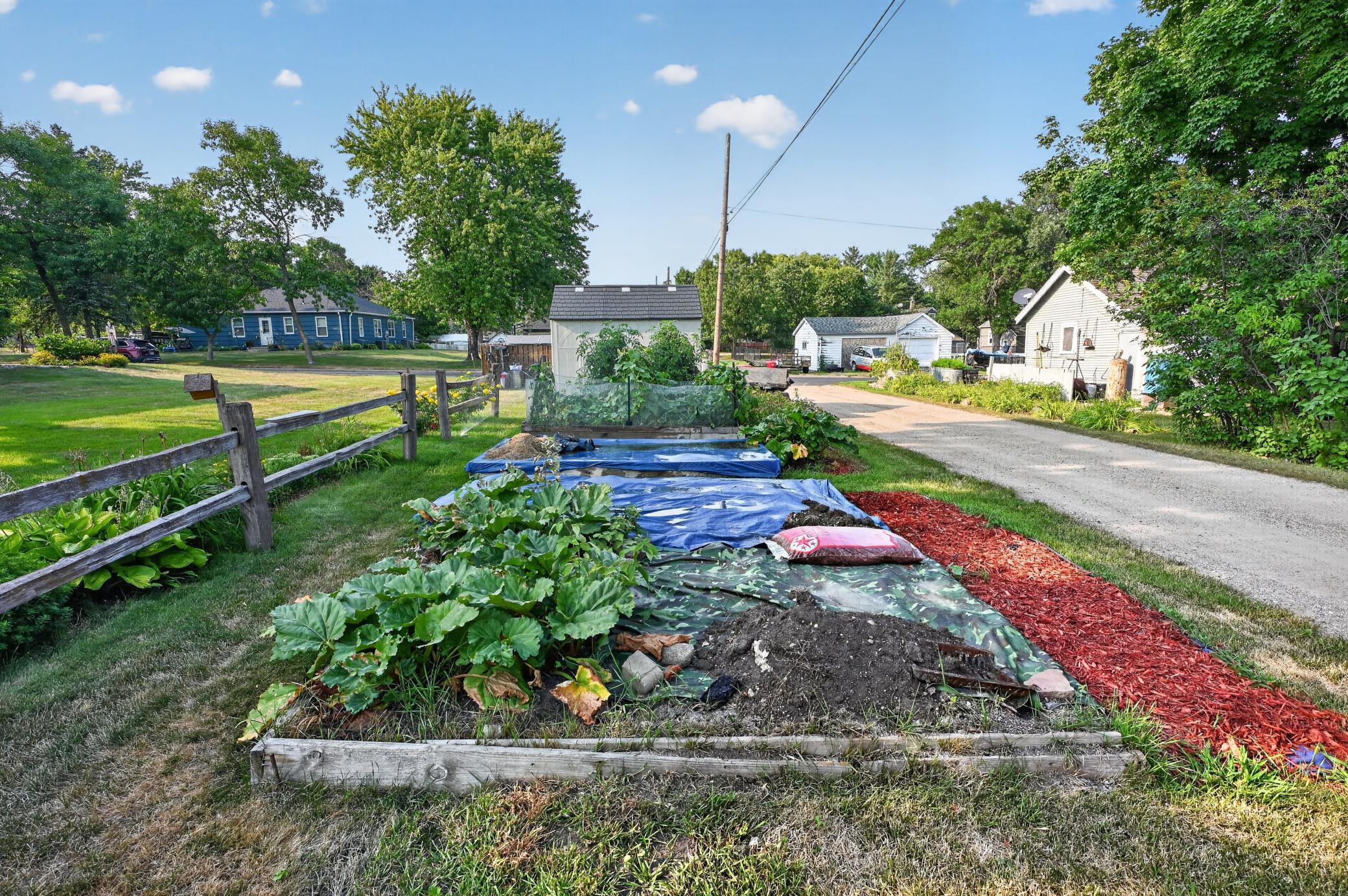 1950 single family home for sale at 1401 Bryant Street in Alexandria, MN — 3 bed, 2 bath (photo 5 of 46)