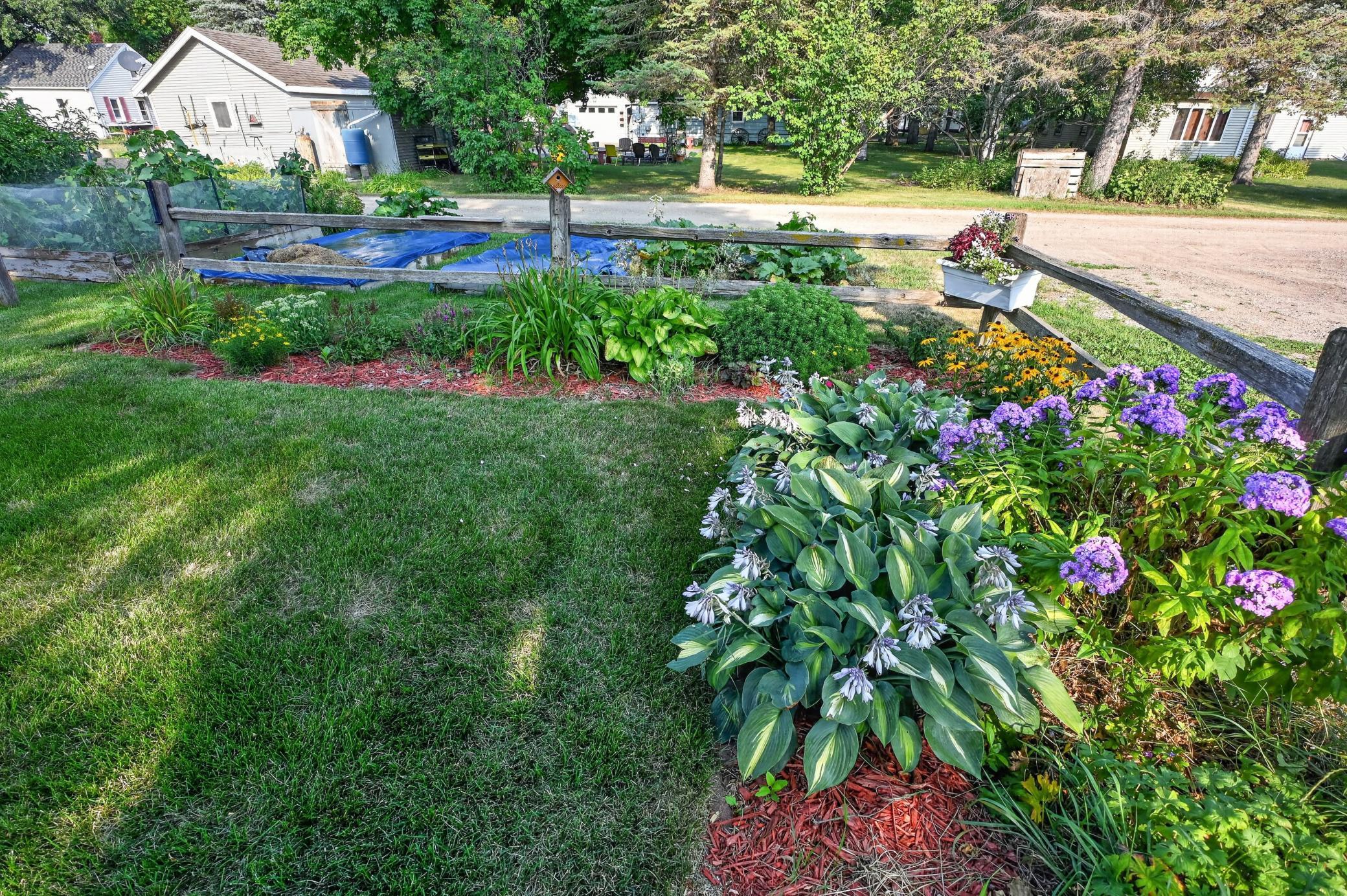 1950 single family home for sale at 1401 Bryant Street in Alexandria, MN — 3 bed, 2 bath (photo 41 of 46)