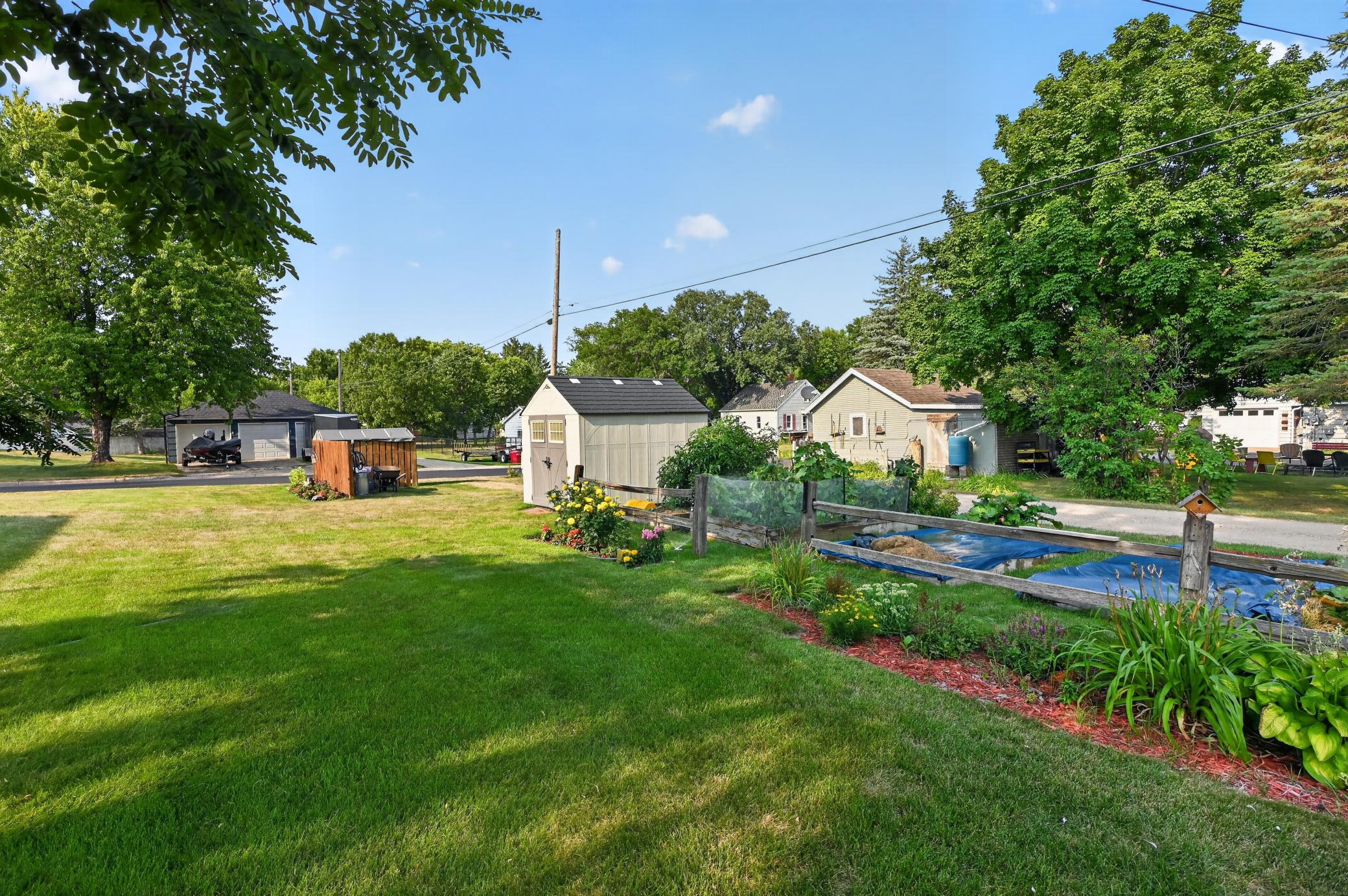 1950 single family home for sale at 1401 Bryant Street in Alexandria, MN — 3 bed, 2 bath (photo 42 of 46)