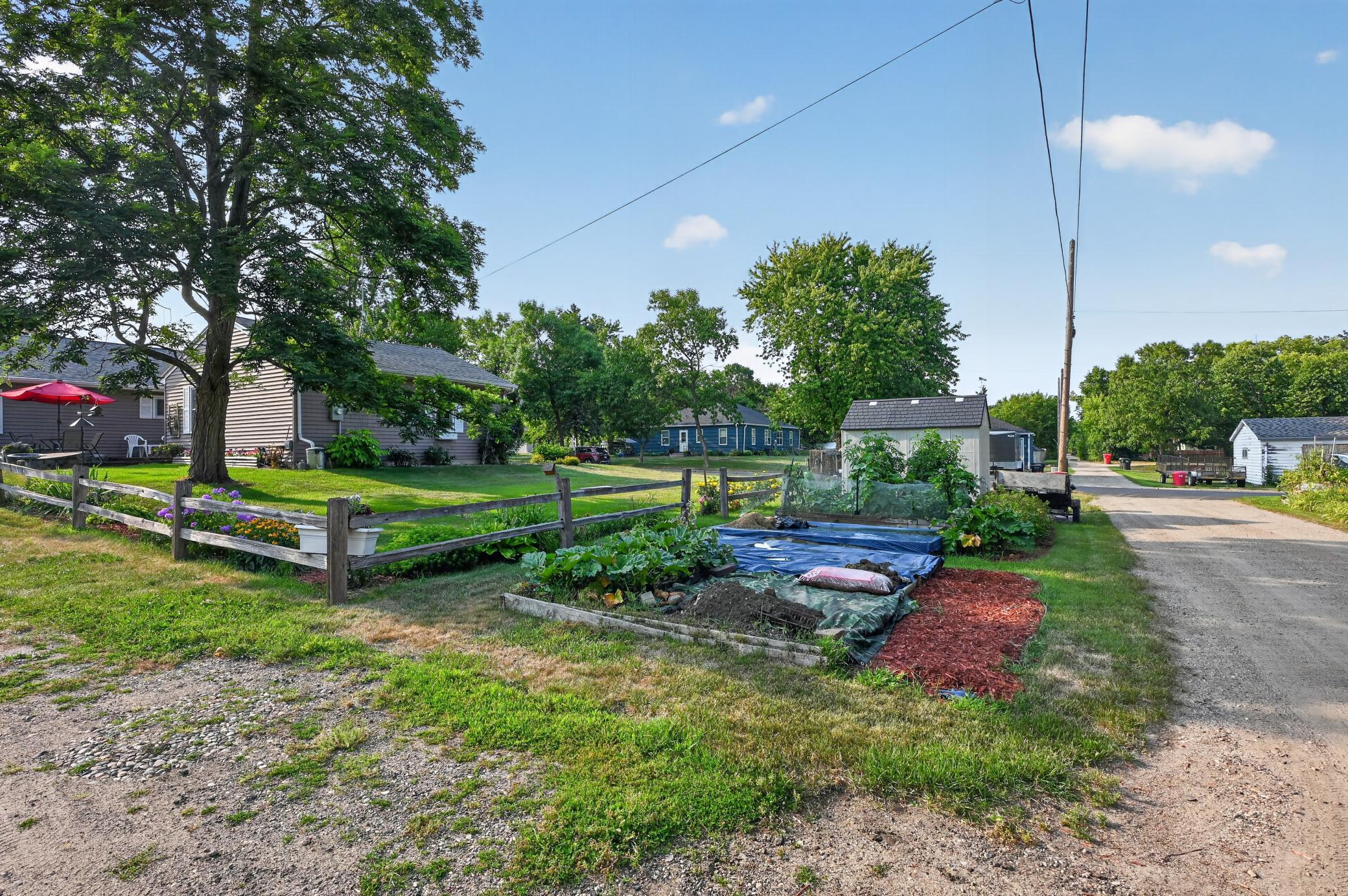 1950 single family home for sale at 1401 Bryant Street in Alexandria, MN — 3 bed, 2 bath (photo 44 of 46)