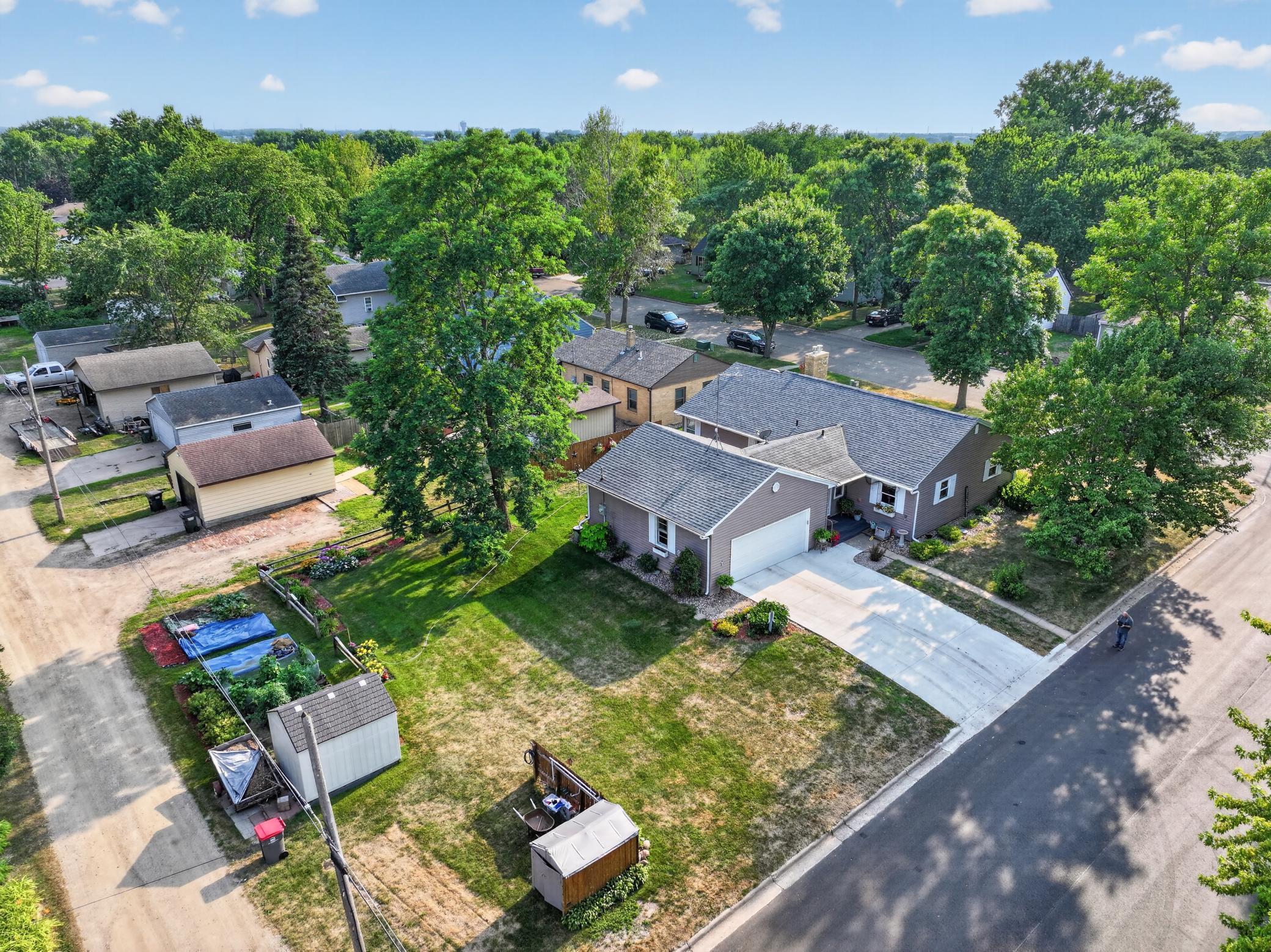 1950 single family home for sale at 1401 Bryant Street in Alexandria, MN — 3 bed, 2 bath (photo 45 of 46)
