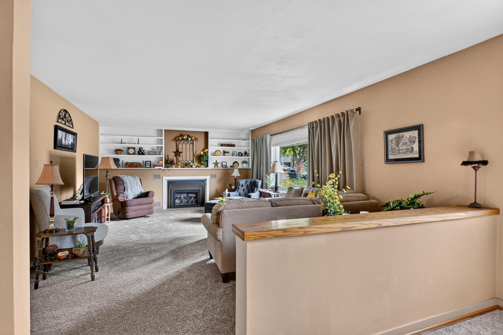 1950 single family home for sale at 1401 Bryant Street in Alexandria, MN — 3 bed, 2 bath (photo 7 of 46)