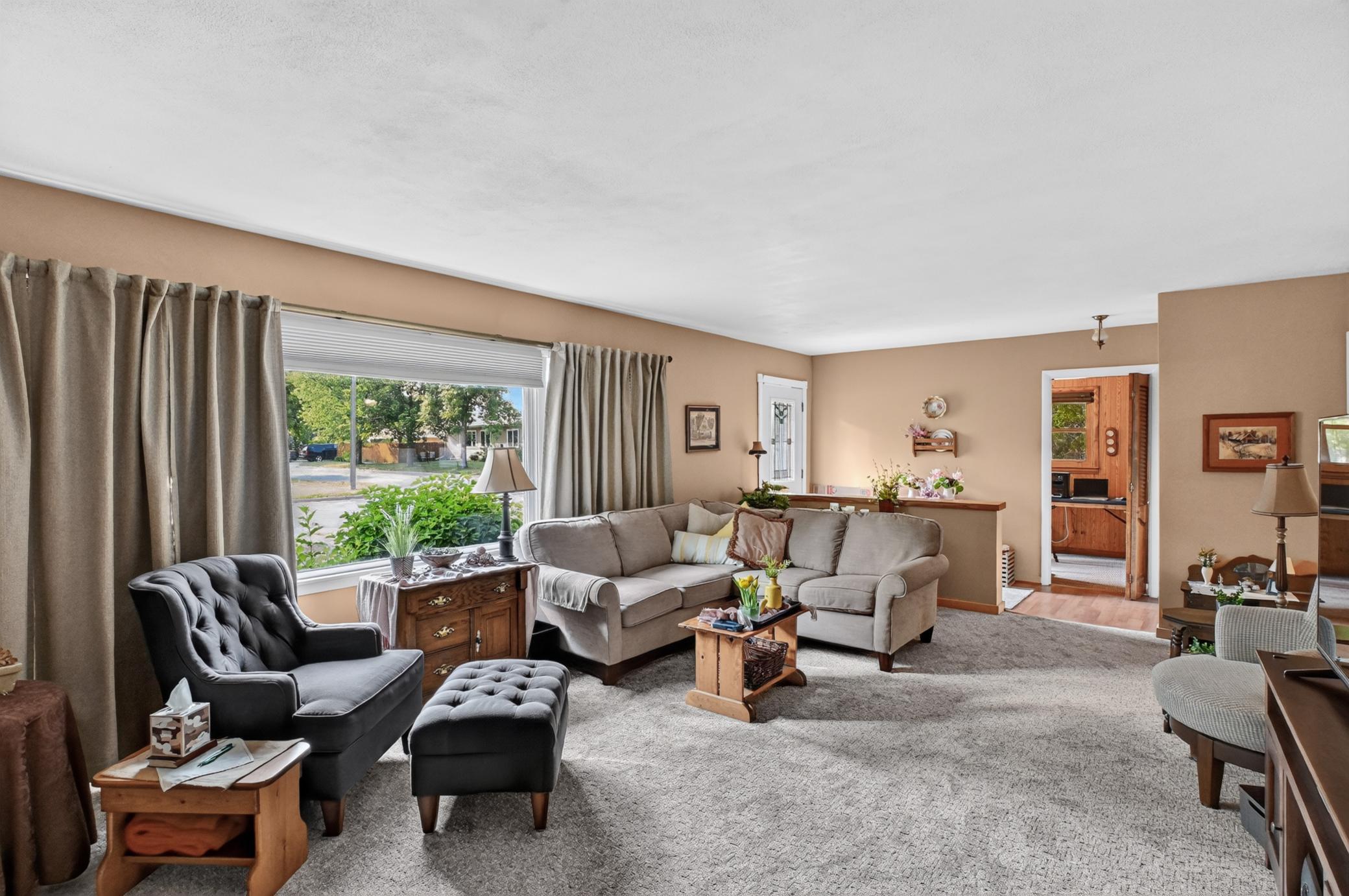 1950 single family home for sale at 1401 Bryant Street in Alexandria, MN — 3 bed, 2 bath (photo 8 of 46)