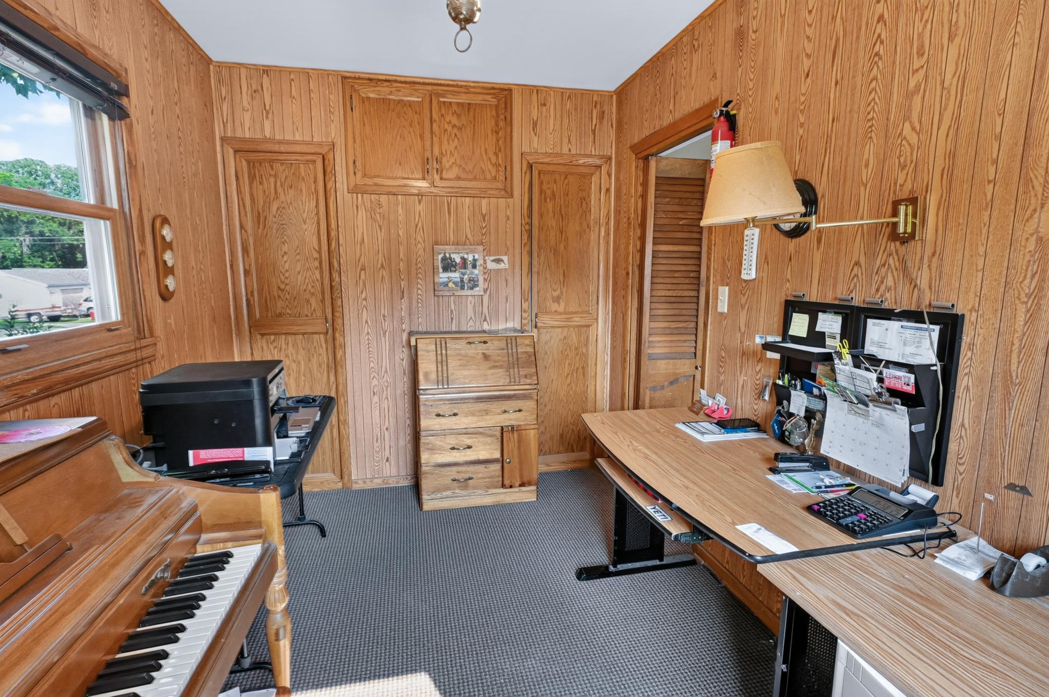1950 single family home for sale at 1401 Bryant Street in Alexandria, MN — 3 bed, 2 bath (photo 10 of 46)