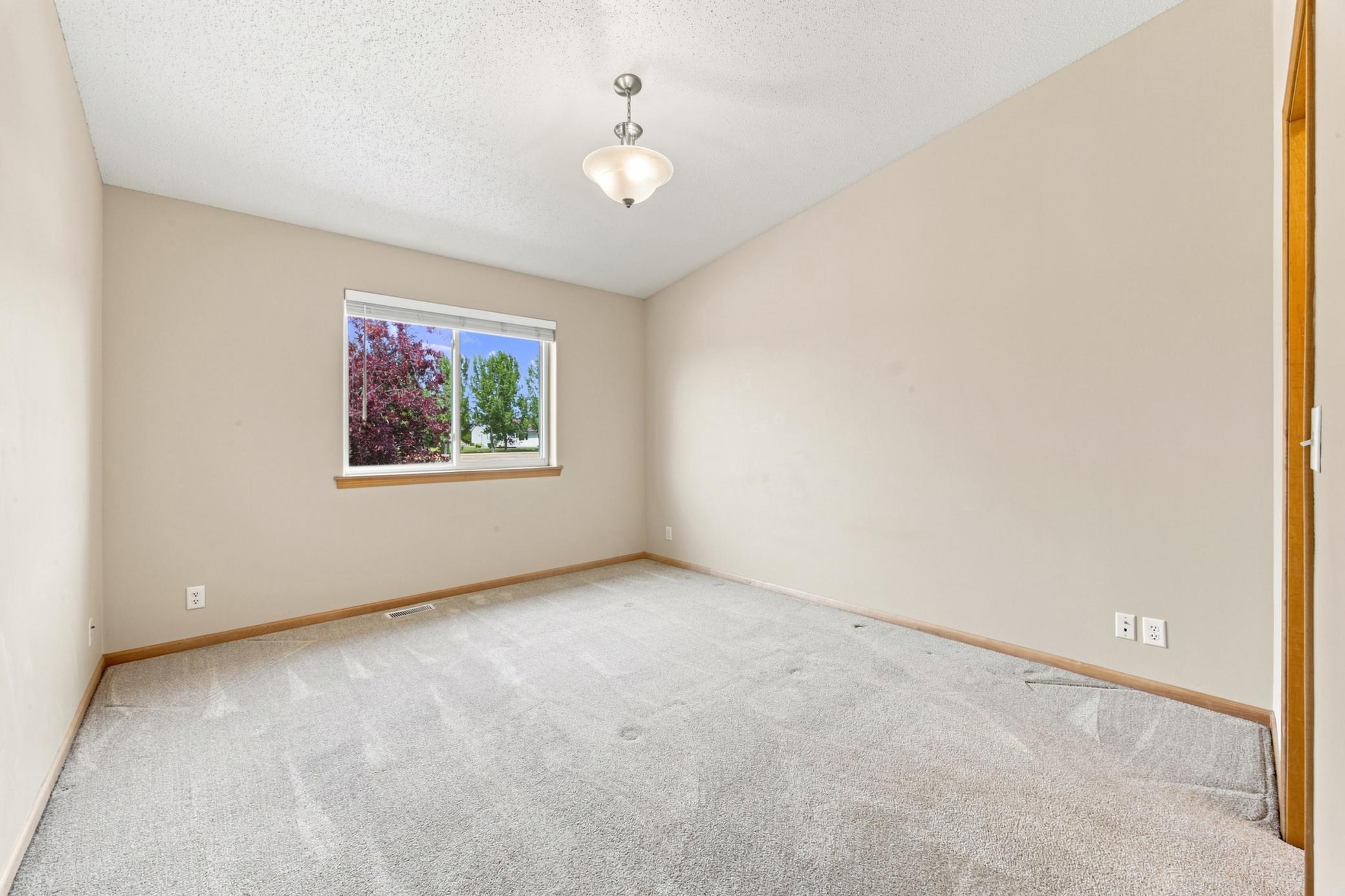4325 39th Avenue S, Fargo ND 58104 - Photo 12 of 35