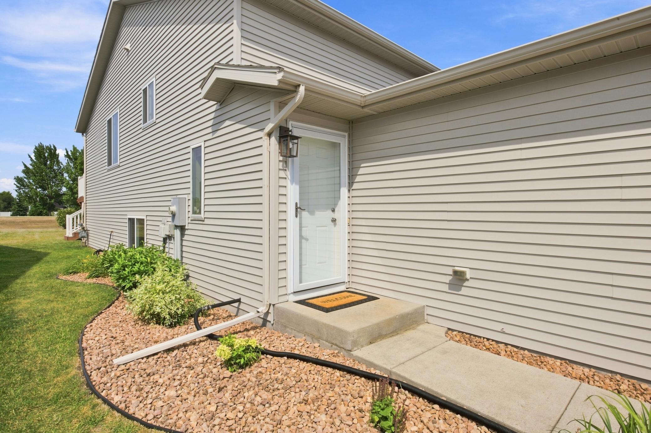 4325 39th Avenue S, Fargo ND 58104 - Photo 3 of 35