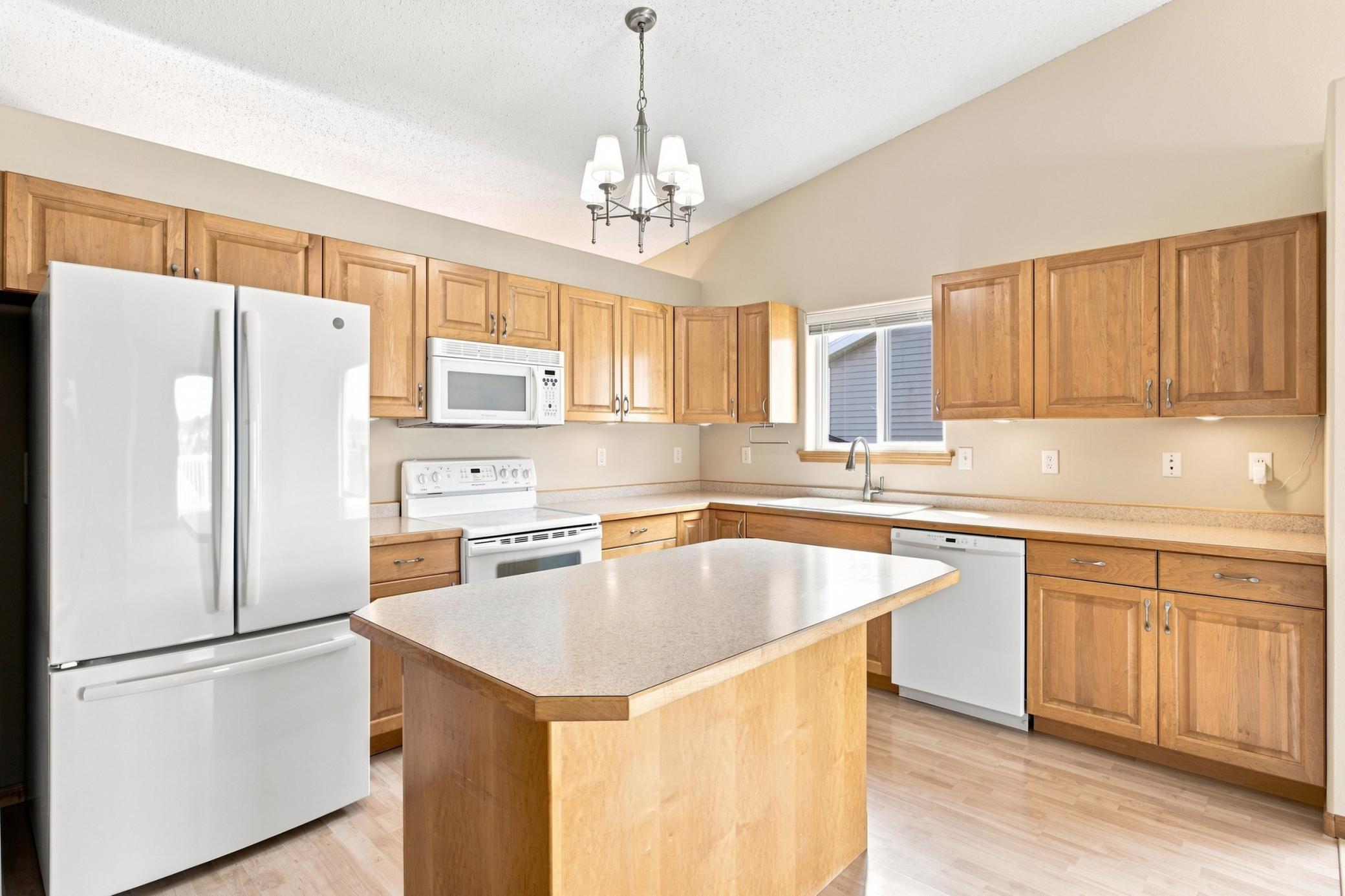 4325 39th Avenue S, Fargo ND 58104 - Photo 7 of 35