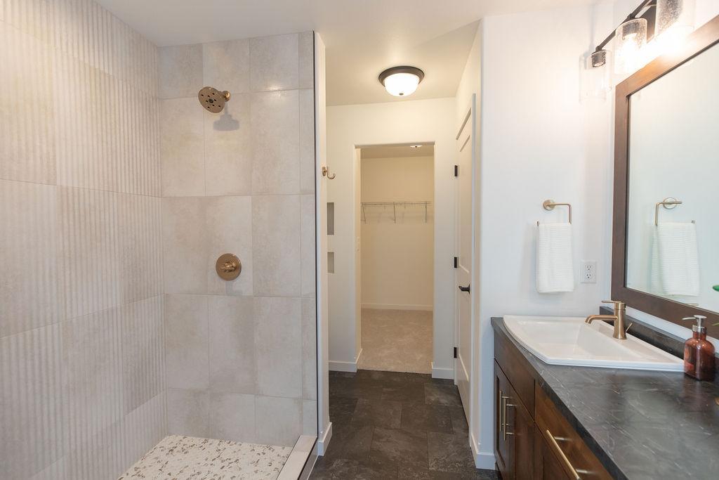 6814 Selkirk Drive S, Fargo ND 58104 - Photo 14 of 15