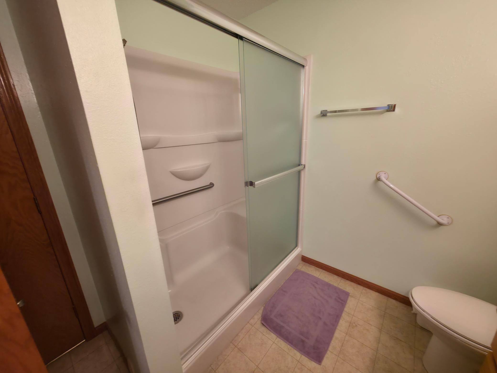 1995 condo for sale at 417 2nd Street NW in Dilworth, MN — 2 bed, 2 bath (photo 17 of 24)