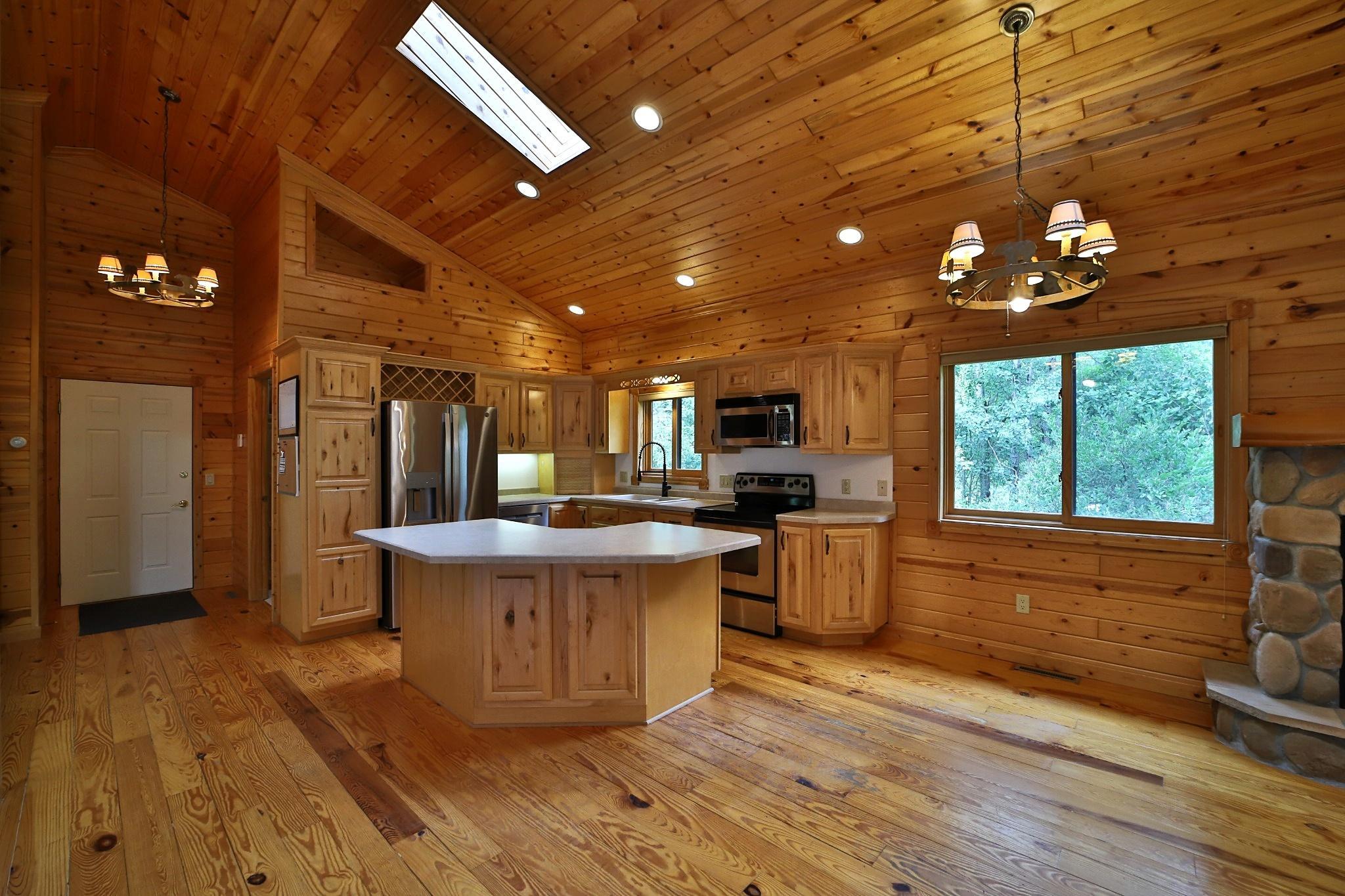 2000 home for sale at 39916 Par West Drive in Emily, MN — 2 bed, 2 bath (photo 3 of 38)