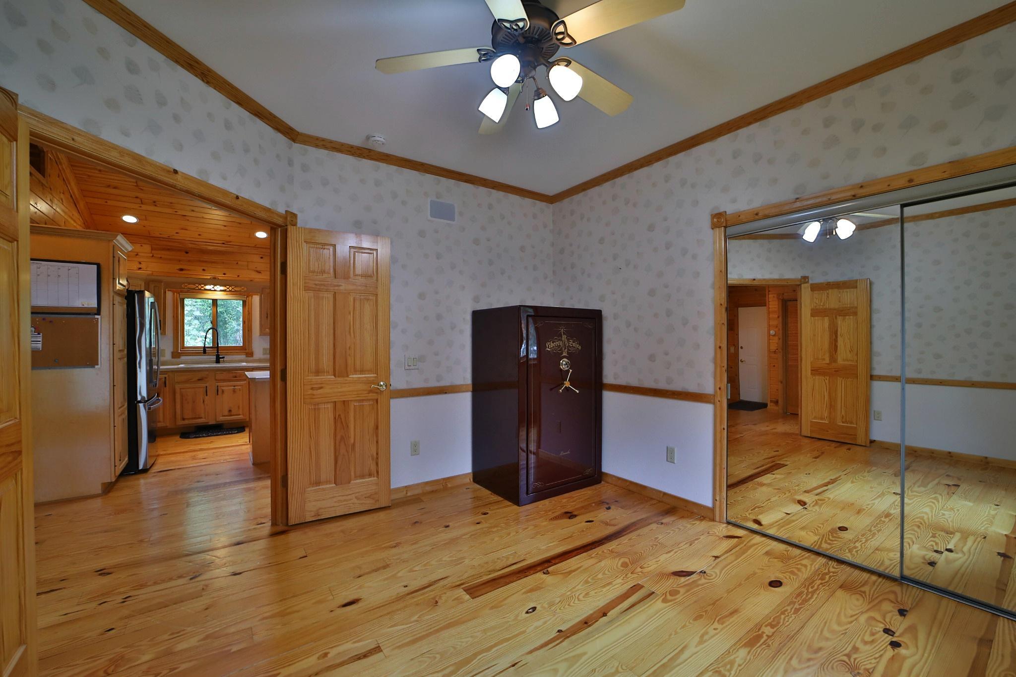 2000 home for sale at 39916 Par West Drive in Emily, MN — 2 bed, 2 bath (photo 24 of 38)