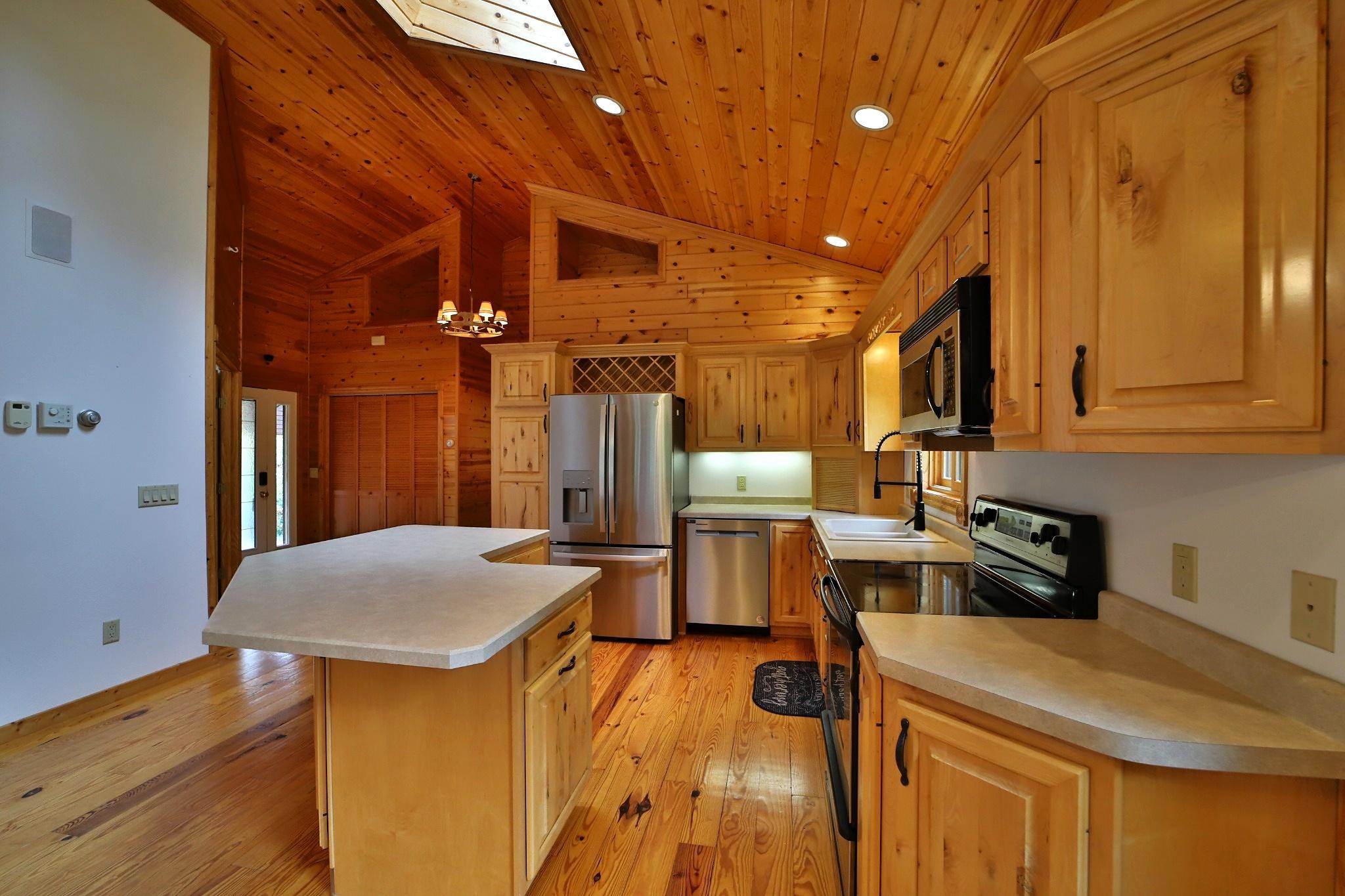 2000 home for sale at 39916 Par West Drive in Emily, MN — 2 bed, 2 bath (photo 4 of 38)