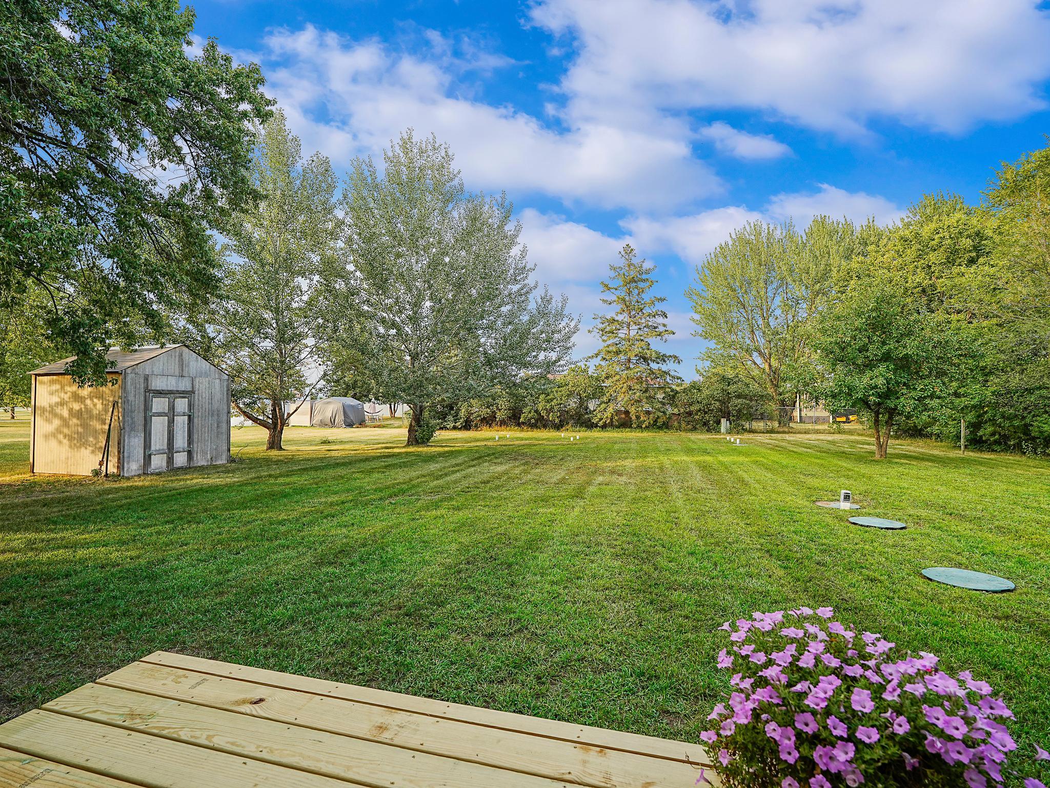 1976 single family home for sale at 452 4th St NW in Perham, MN — 3 bed, 2 bath (photo 11 of 46)