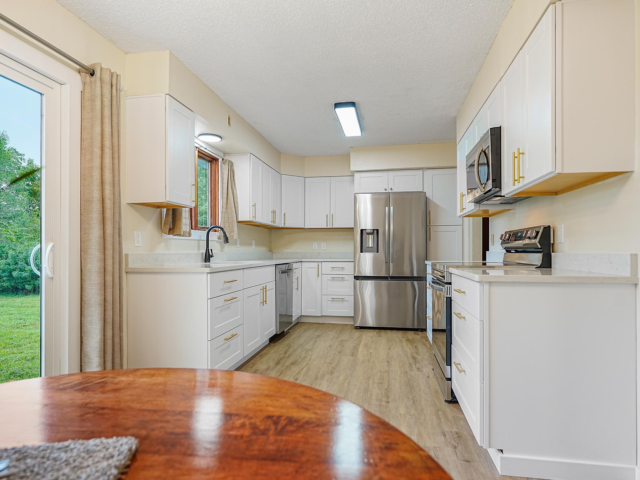 1976 single family home for sale at 452 4th St NW in Perham, MN — 3 bed, 2 bath (photo 13 of 46)
