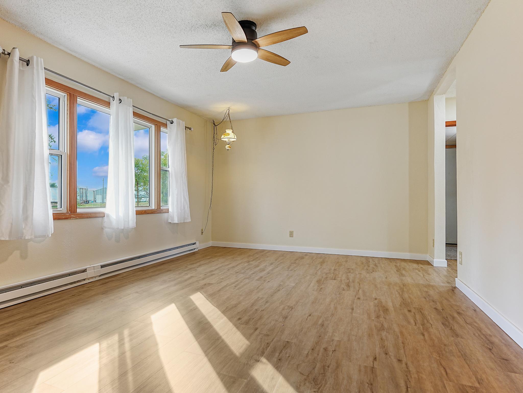 1976 single family home for sale at 452 4th St NW in Perham, MN — 3 bed, 2 bath (photo 20 of 46)