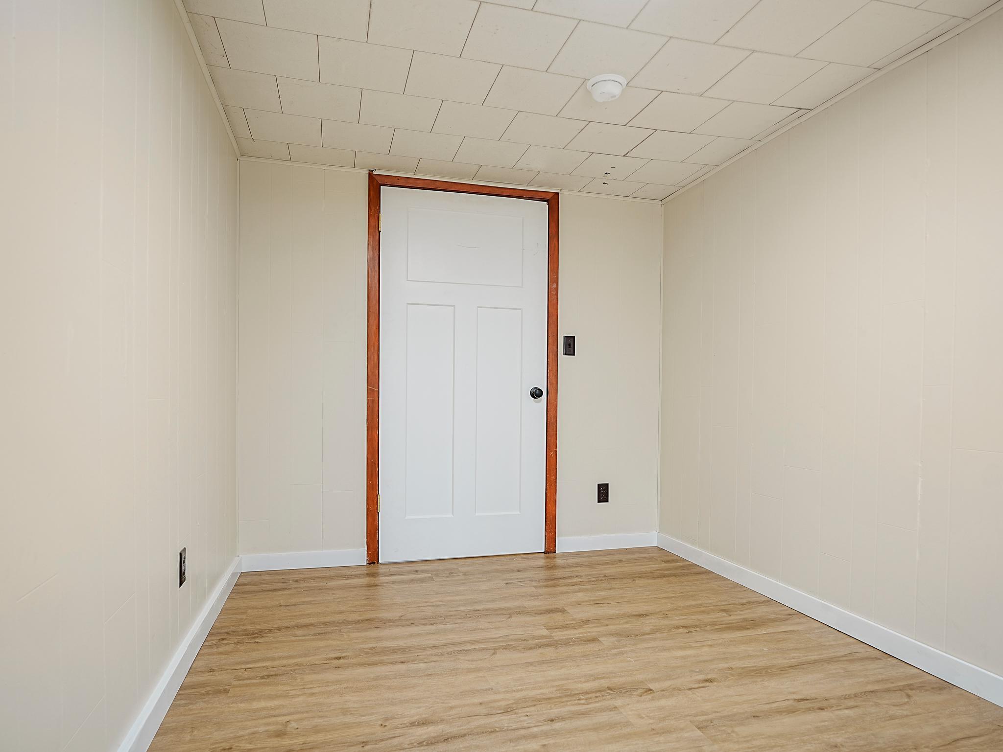 1976 single family home for sale at 452 4th St NW in Perham, MN — 3 bed, 2 bath (photo 24 of 46)