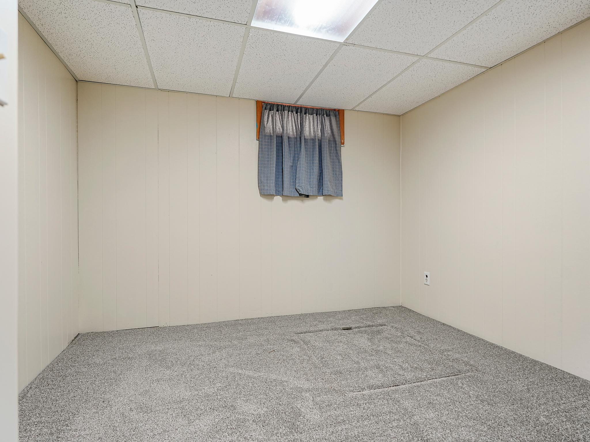 1976 single family home for sale at 452 4th St NW in Perham, MN — 3 bed, 2 bath (photo 28 of 46)