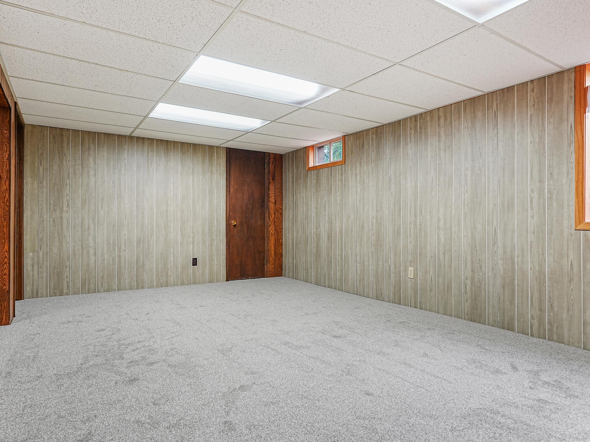 1976 single family home for sale at 452 4th St NW in Perham, MN — 3 bed, 2 bath (photo 30 of 46)