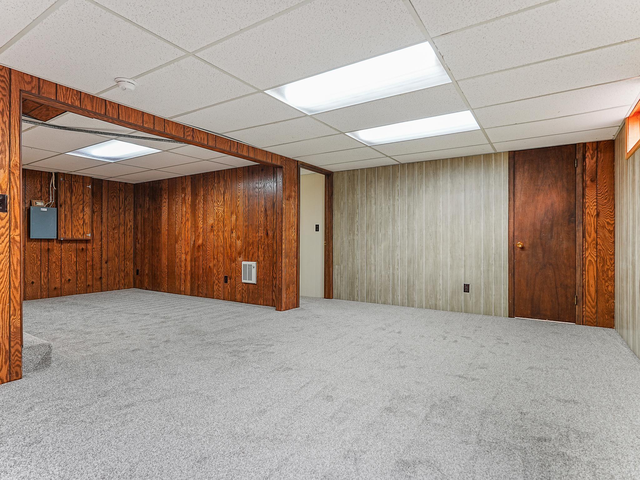 1976 single family home for sale at 452 4th St NW in Perham, MN — 3 bed, 2 bath (photo 32 of 46)